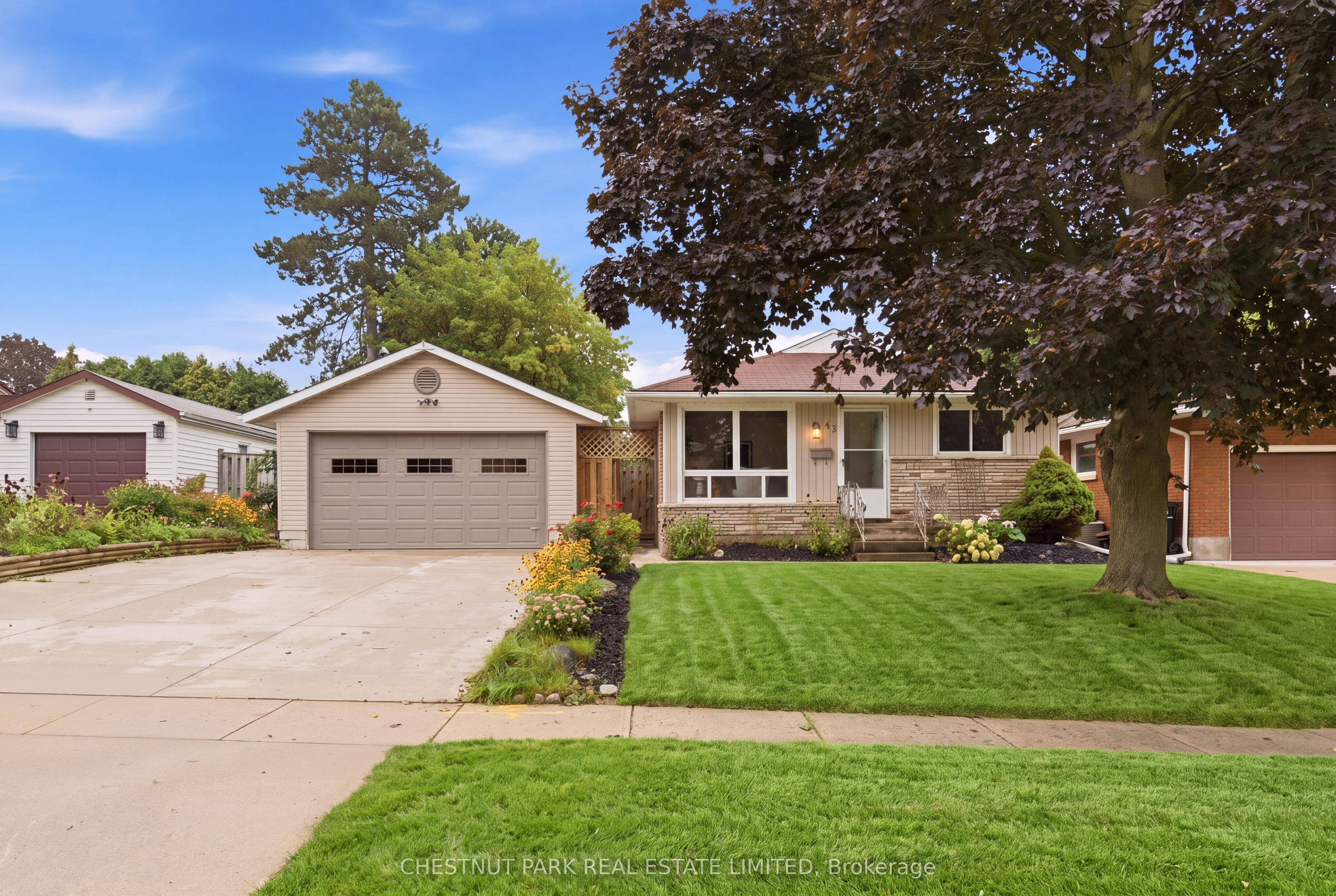 43 Alison Avenue, Cambridge, On N1r 1m8