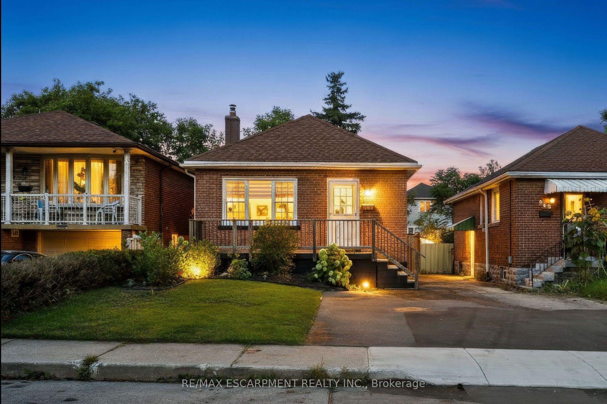 256 East 25th Street, Hamilton, On L8v 3a7