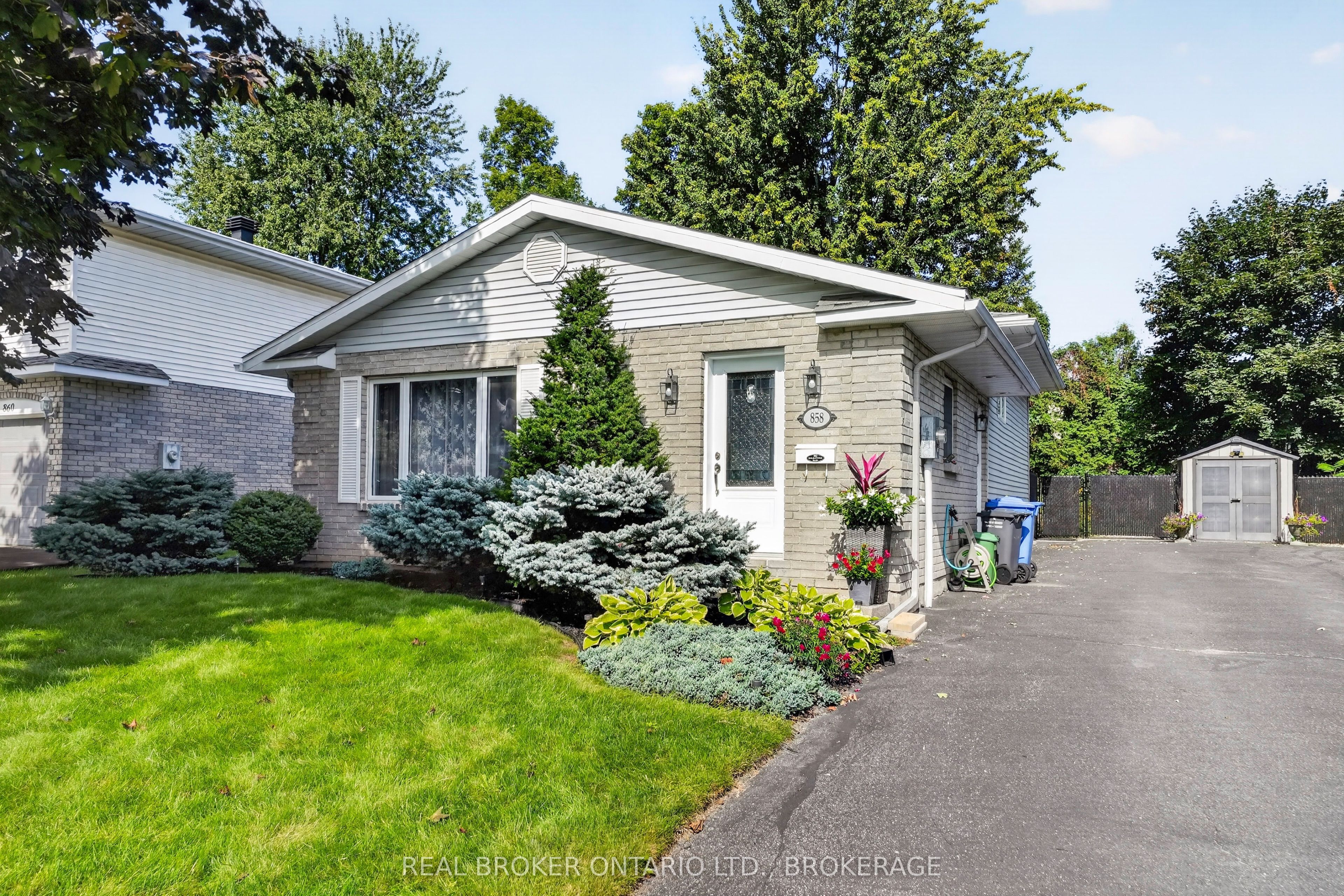 858 Chelsea Crescent, Cornwall, On K6h 6y5