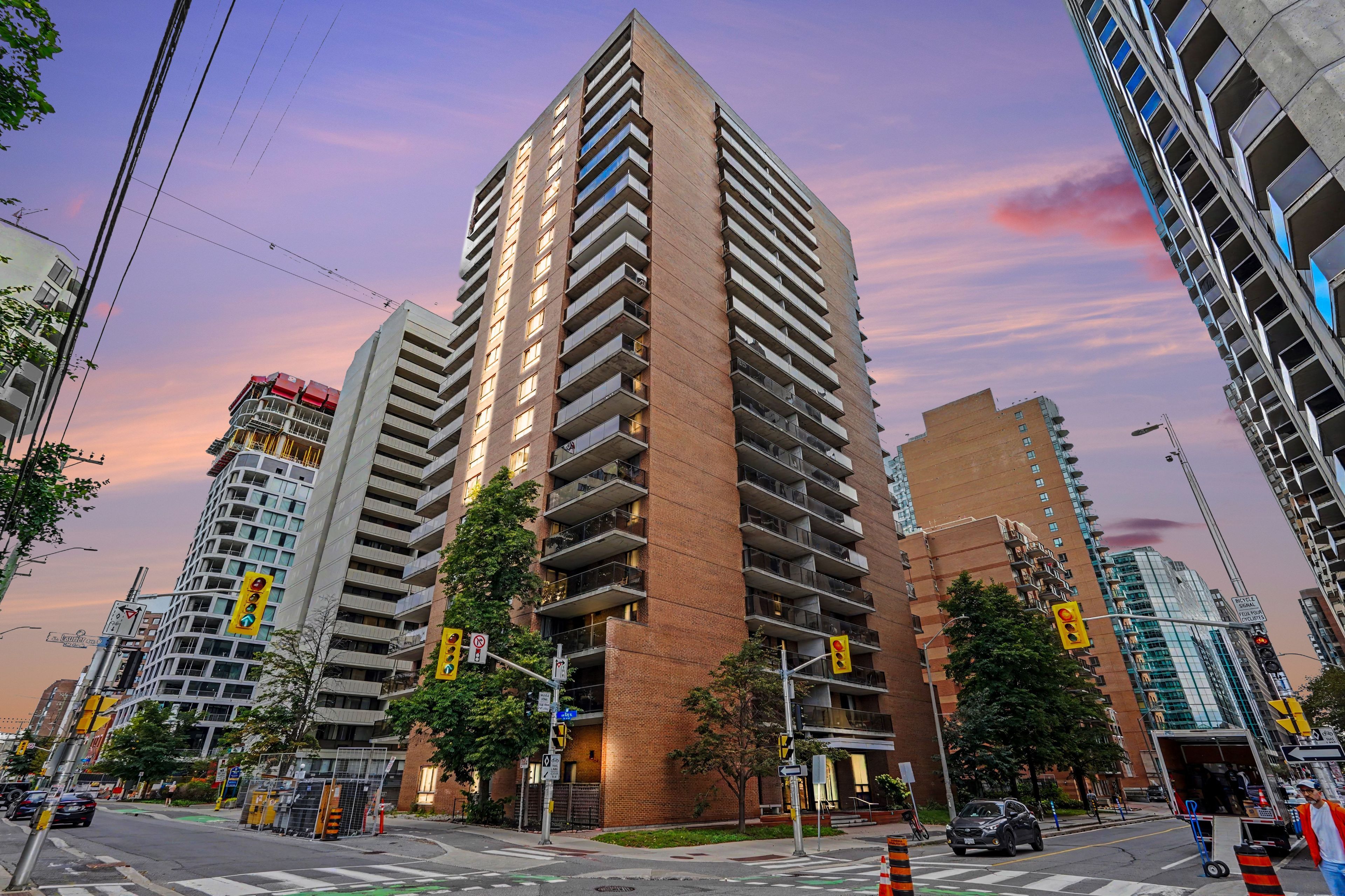 475 Laurier Avenue W 403, Ottawa Centre, On K1r 7x1