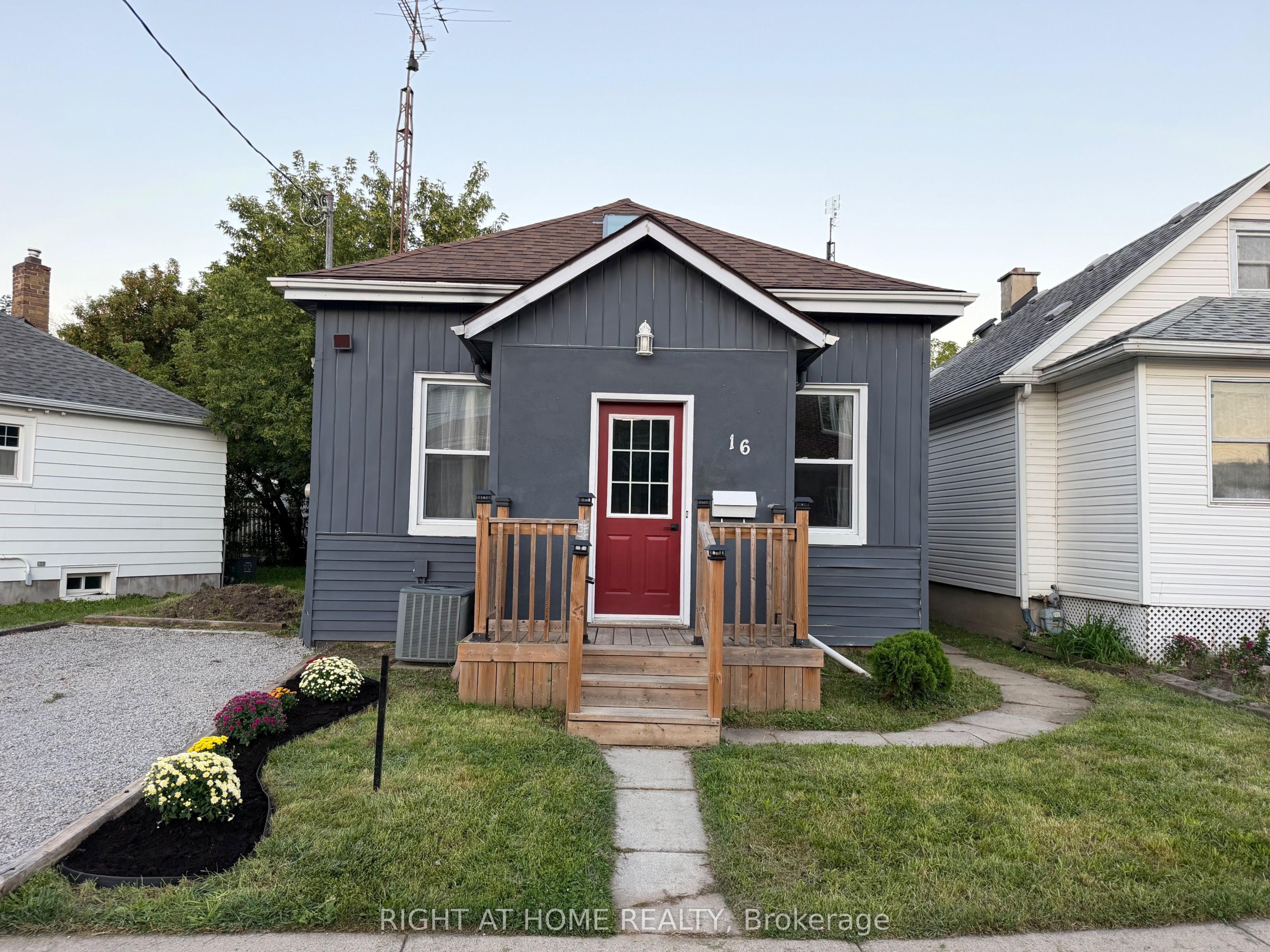 16 East Street E, St. Catharines, On L2r 3y8