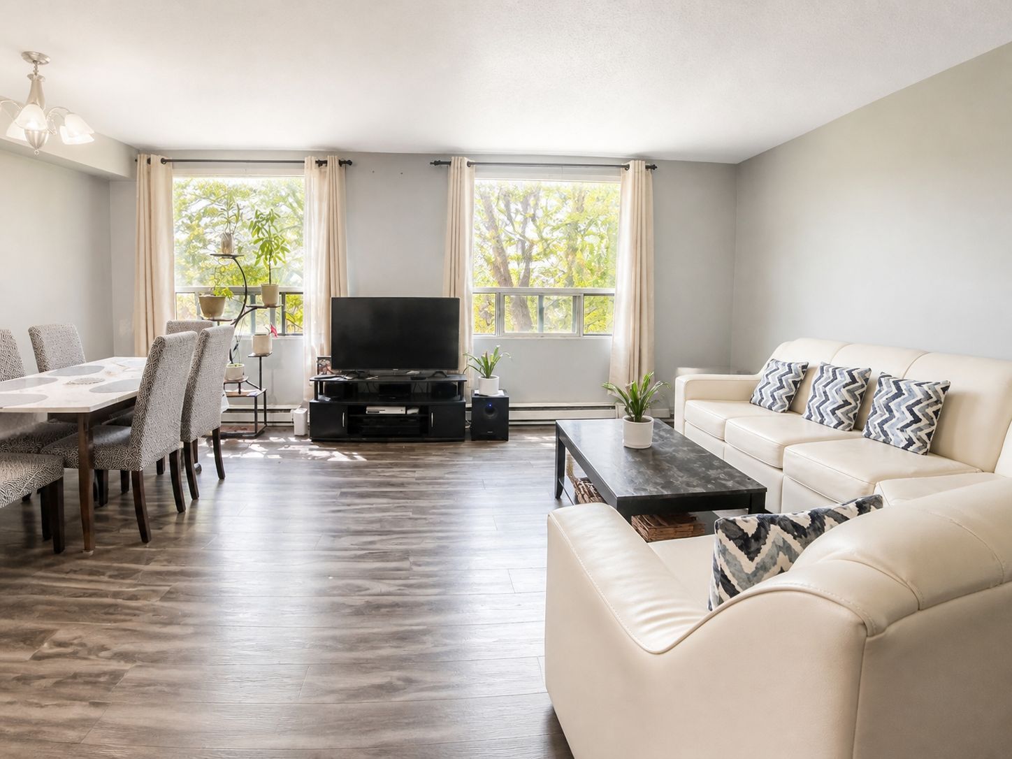 18 Holborn Court 405, Kitchener, On N2a 4a1