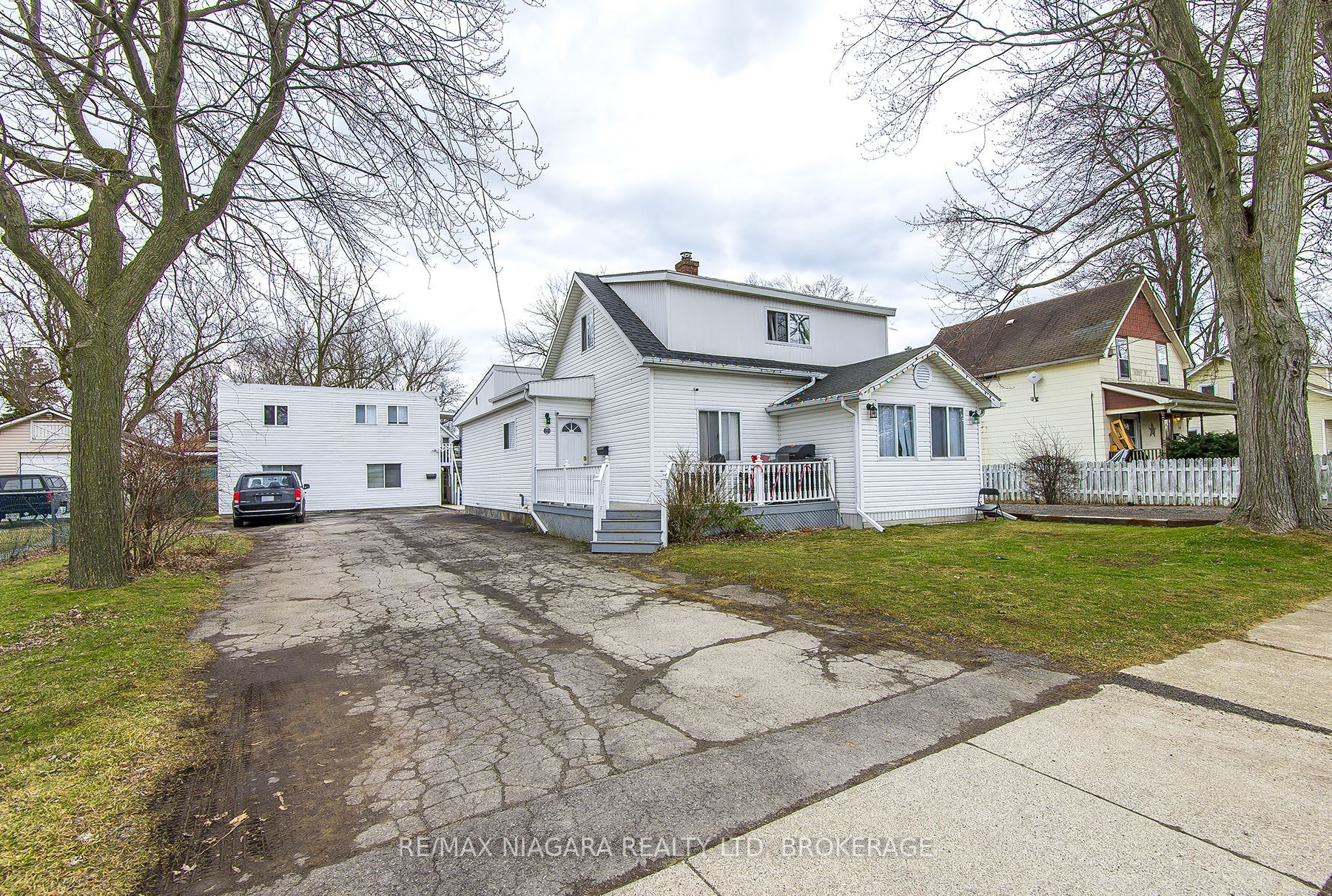 255 Mellanby Avenue, Port Colborne, On L3k 2m2