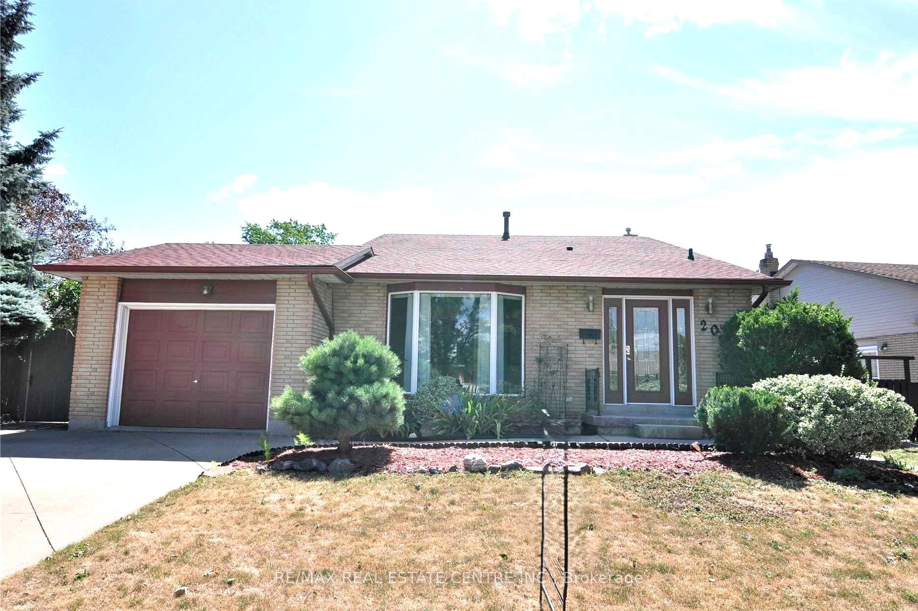 20 Ainsworth Street, Hamilton, On L8j 1t1