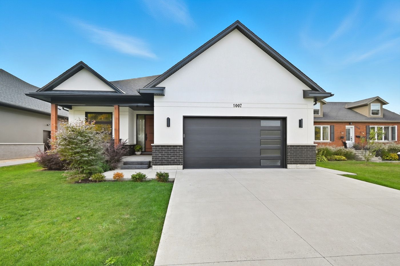 1007 Clare Avenue, Pelham, On L3c 3c2