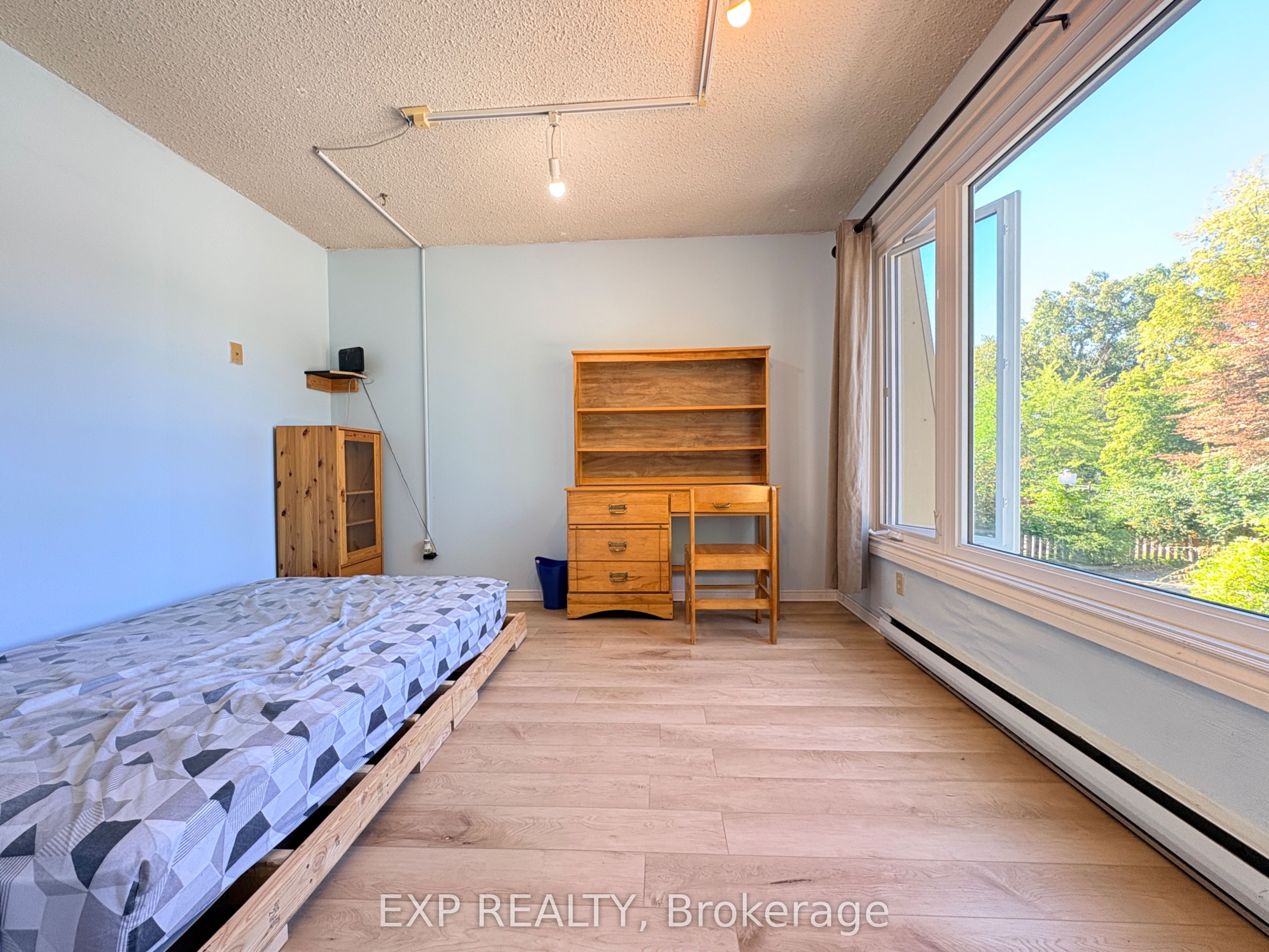 341 Geneva Street 1, St. Catharines, On L2n 2g3