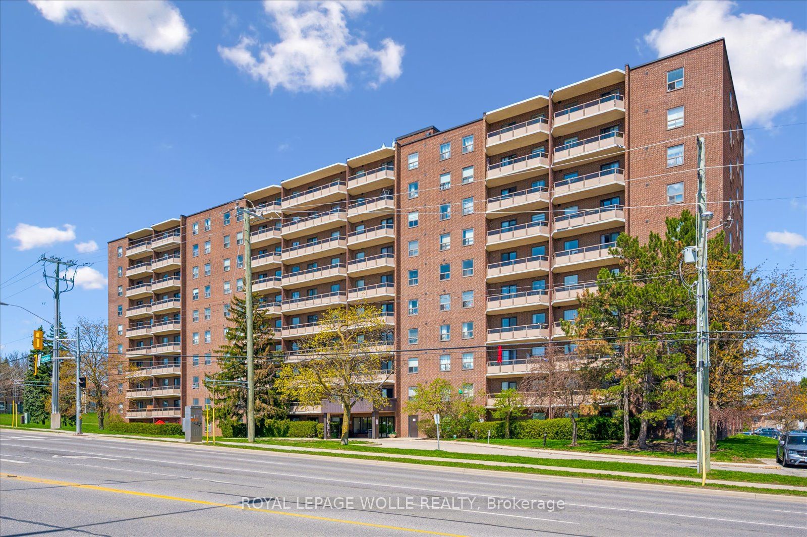 1100 Courtland Avenue E 302, Kitchener, On N2c 2h9