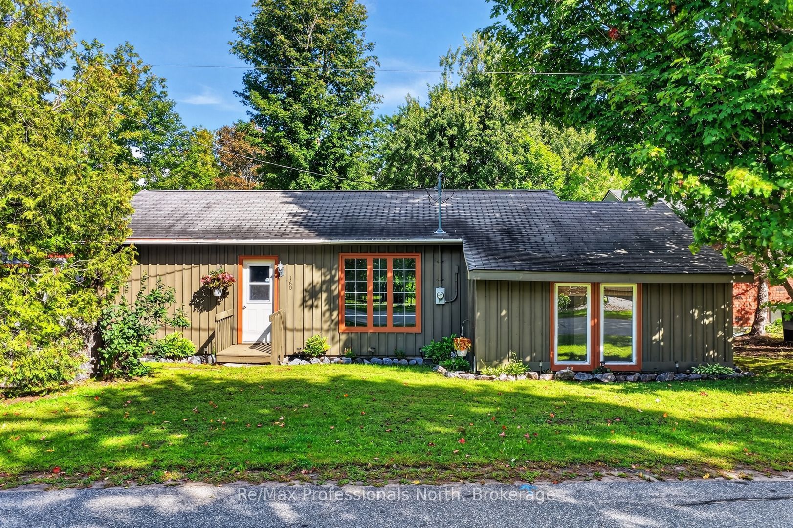 160 Isaac Street, Gravenhurst, On P1p 1g2