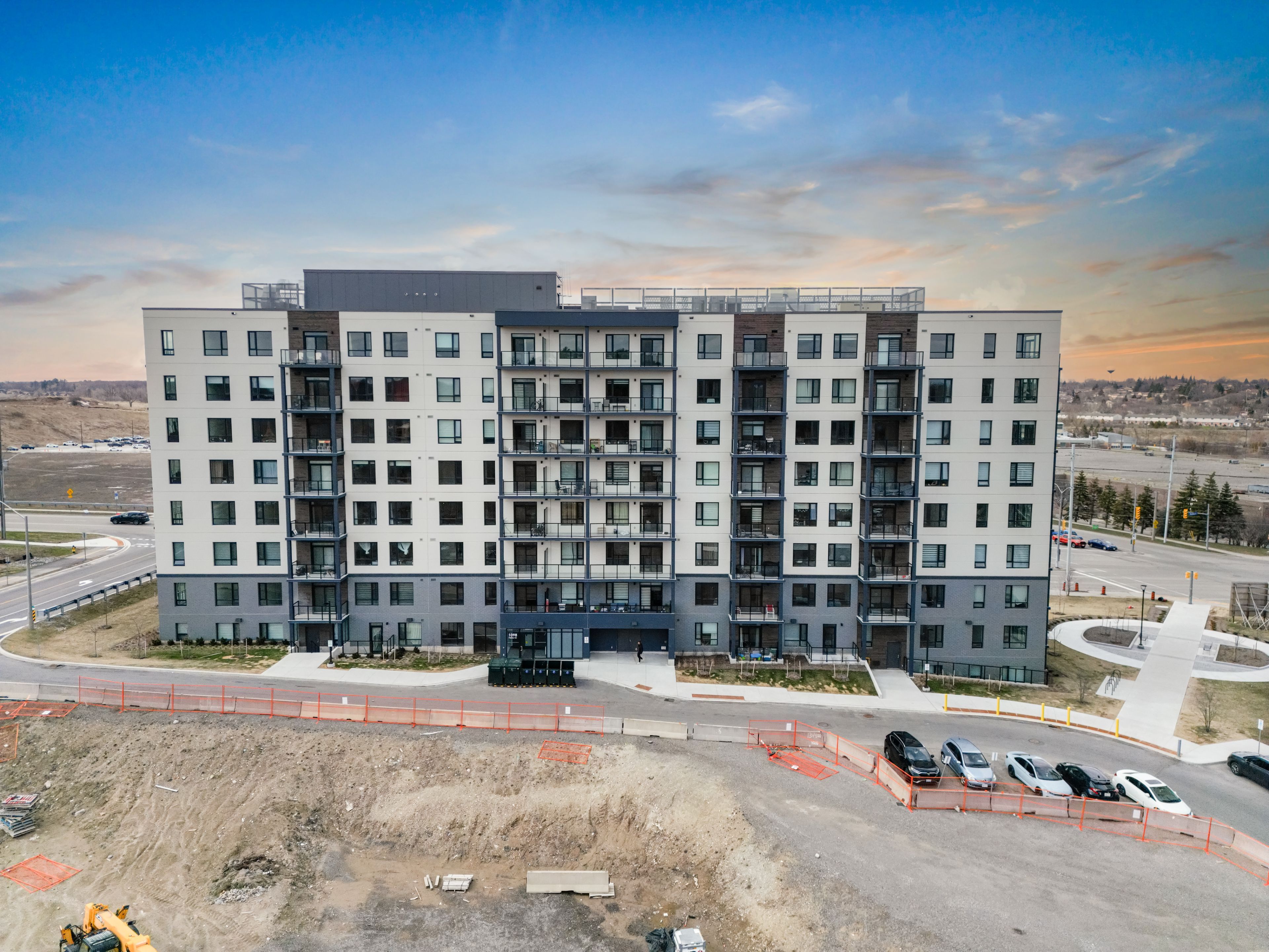 1098 Paisley Road 713, Guelph, On N1k 0e3