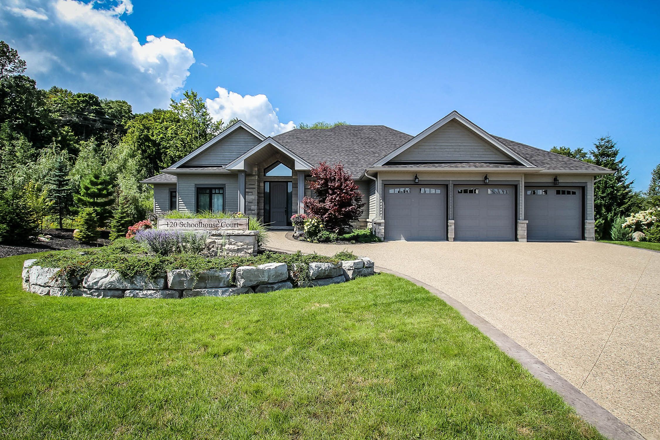 120 Schoolhouse Court, Blue Mountains, On L9y 0n2