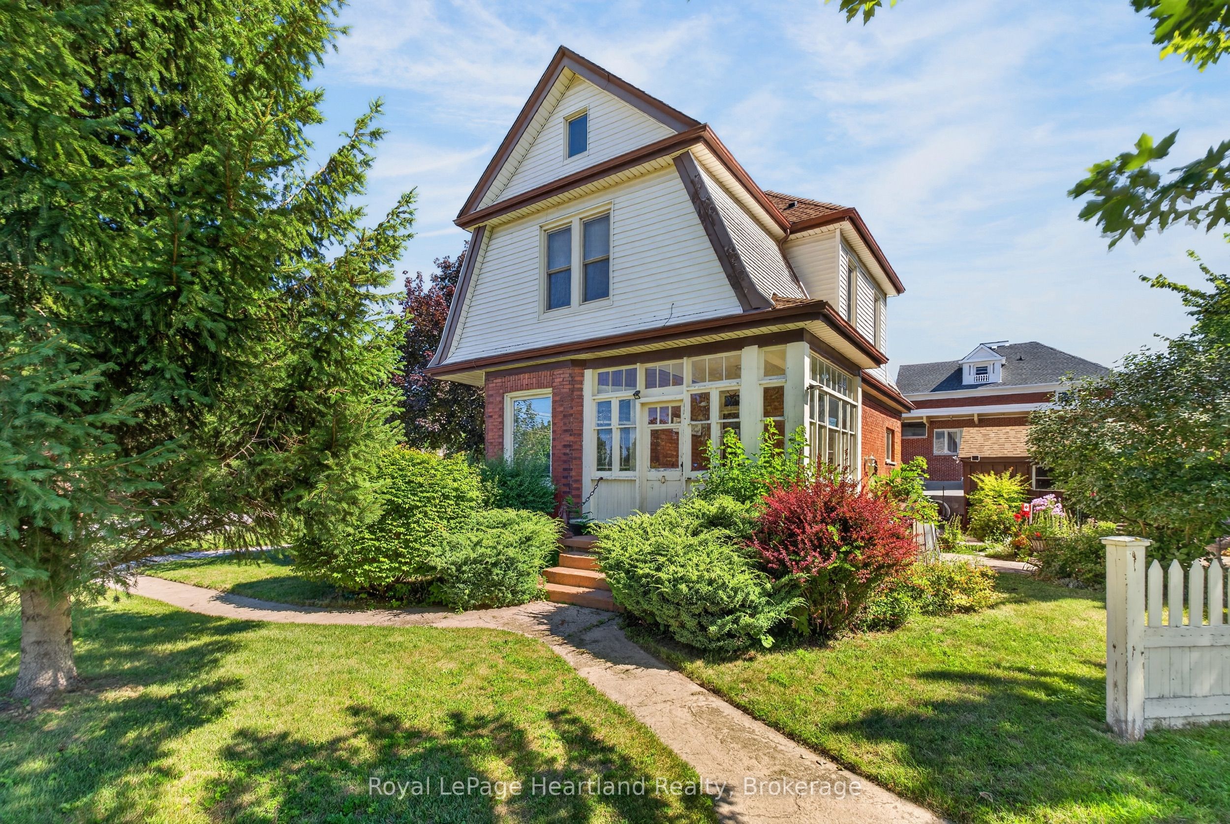 85 Montreal Street, Goderich, On N7a 2g5