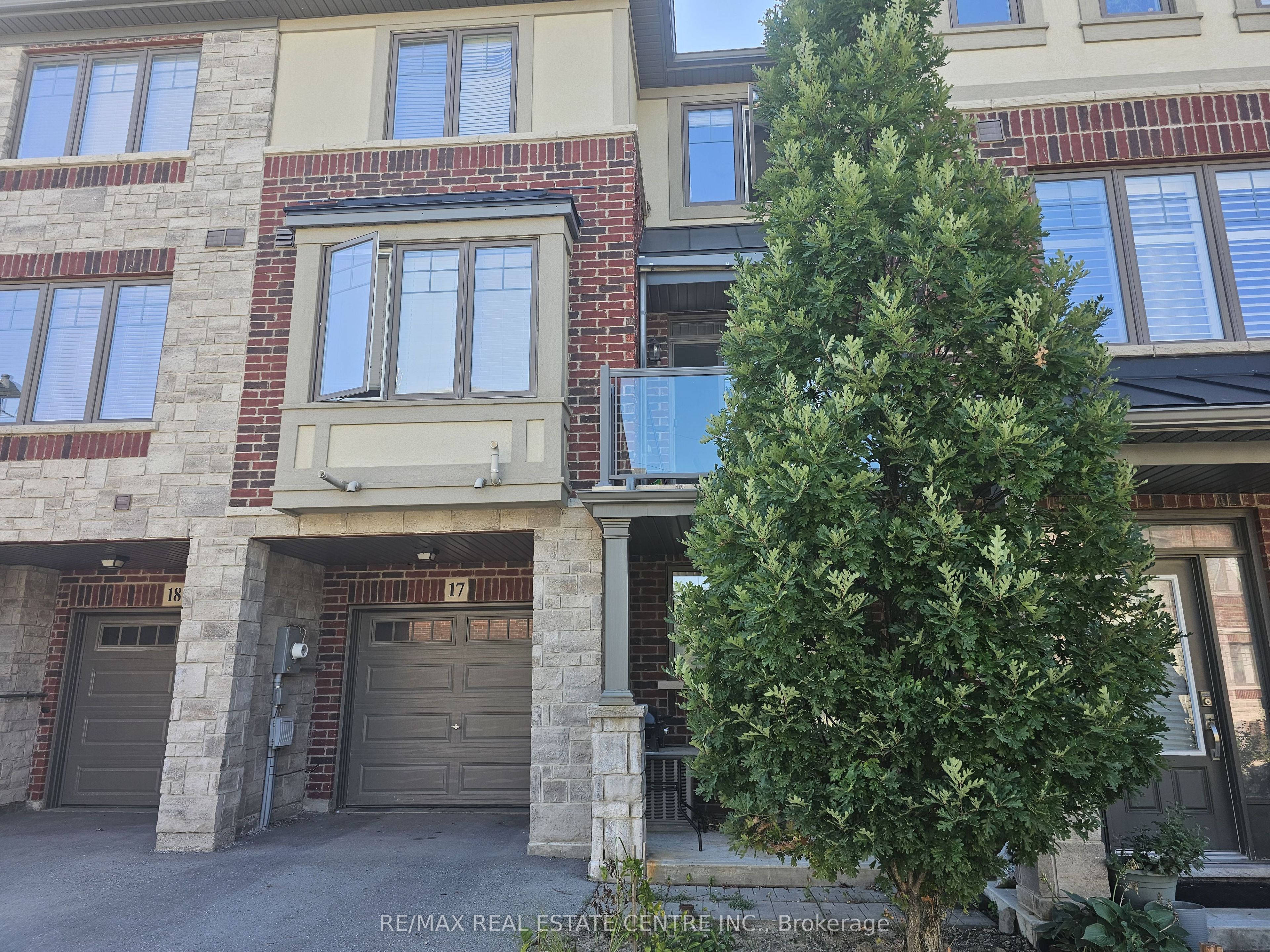1169 Garner Road E 17, Hamilton, On L9g 0g8