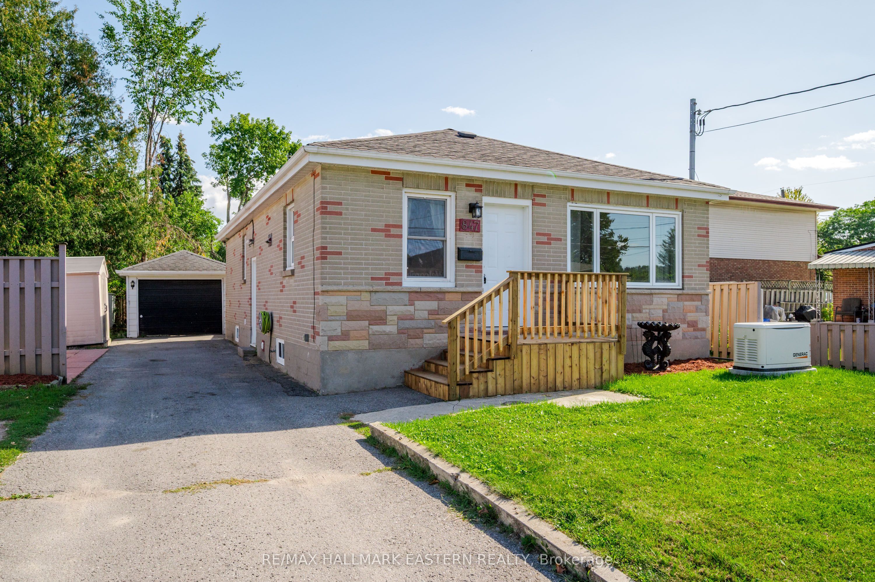 847 St Mary'S Street, Peterborough, On K9j 4h4