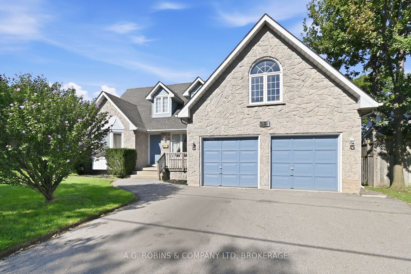 381 Kerman Avenue, Grimsby, On L3m 5c4