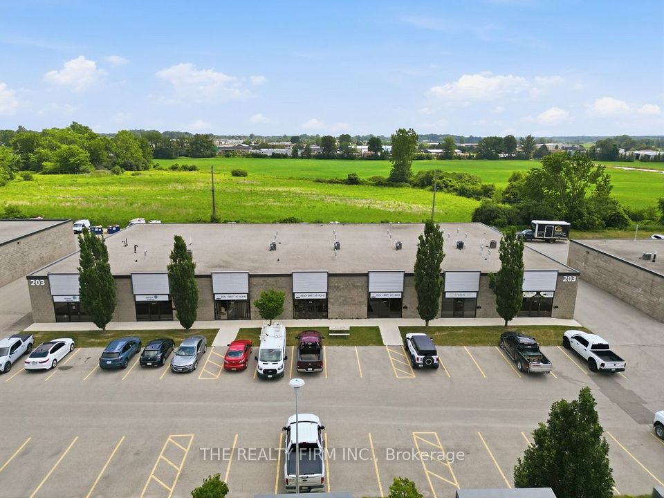 203 Exeter Road C,D, London South, On N6l 1a4