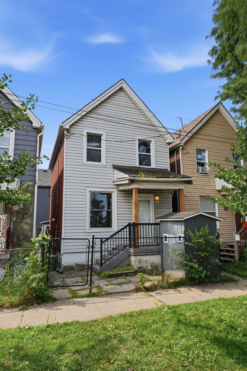 38 Mars Avenue, Hamilton, On L8l 3v8