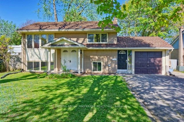 202 Michaelmas Street, London East, On N5y 1n1