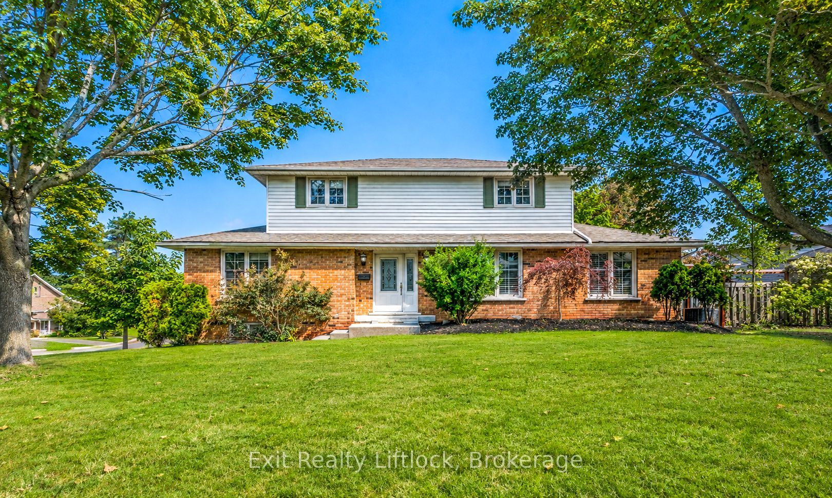 958 Smithside Court, Peterborough, On K9j 8e2