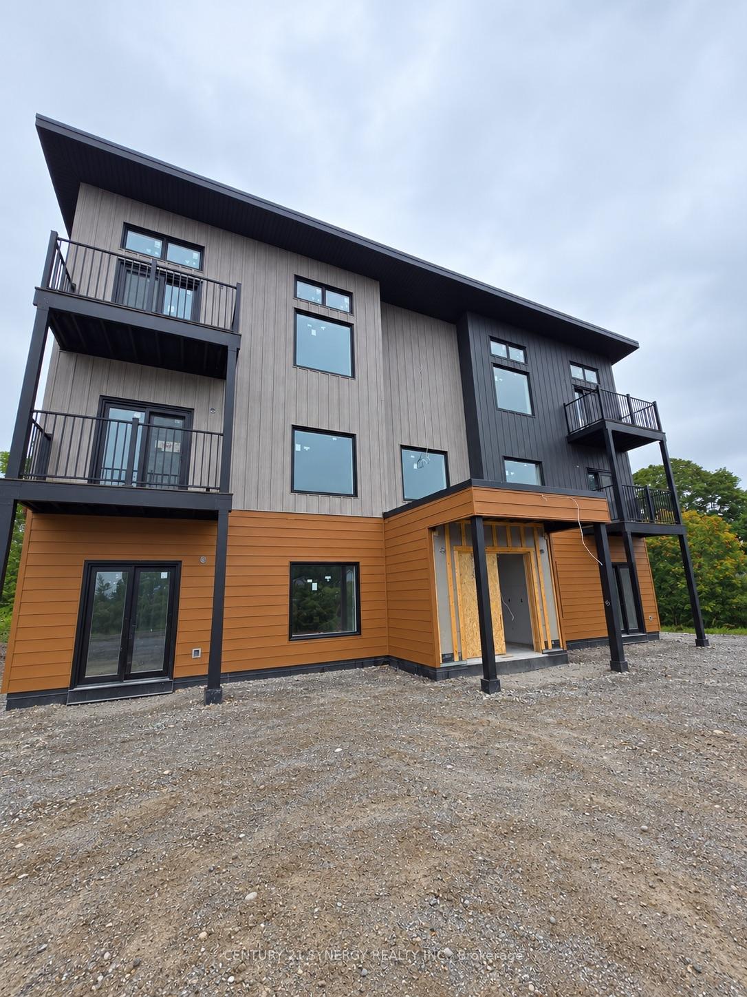 18 Edward Street, Quinte West, On K8v 2c2