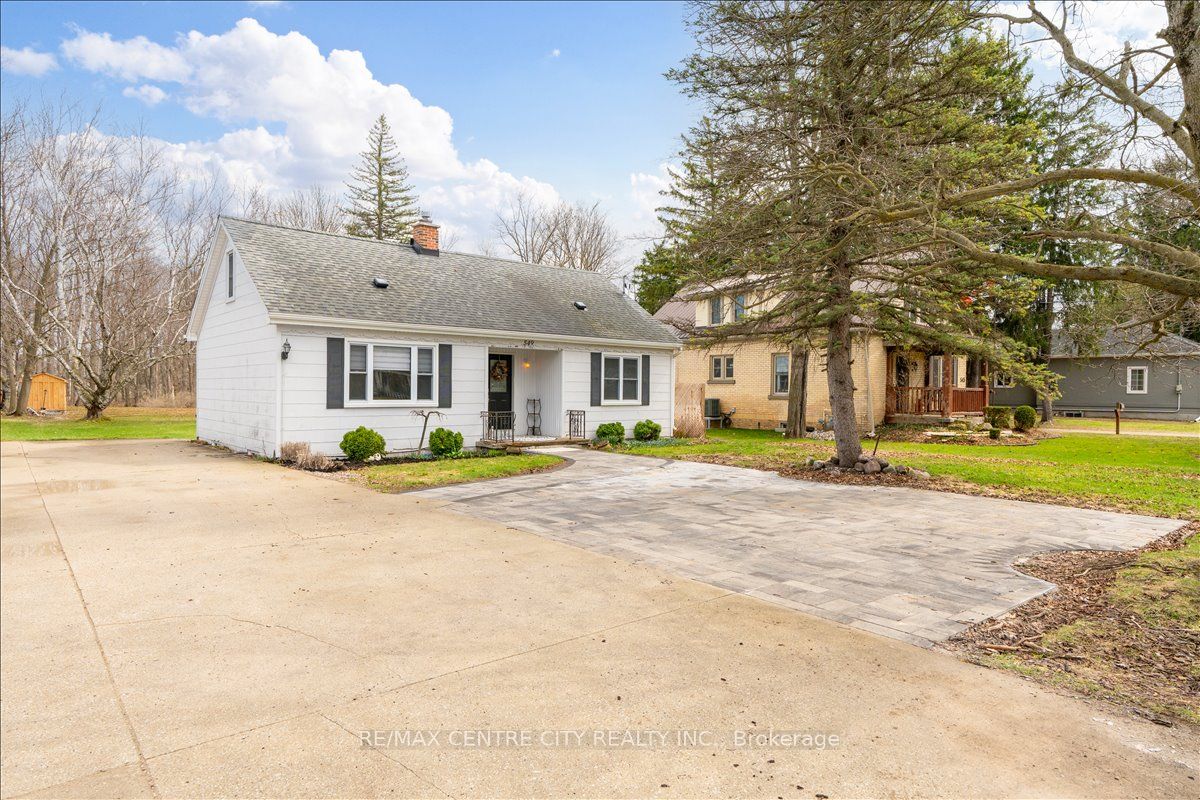 549 Victoria Street, Strathroy-Caradoc, On N7g 3c2