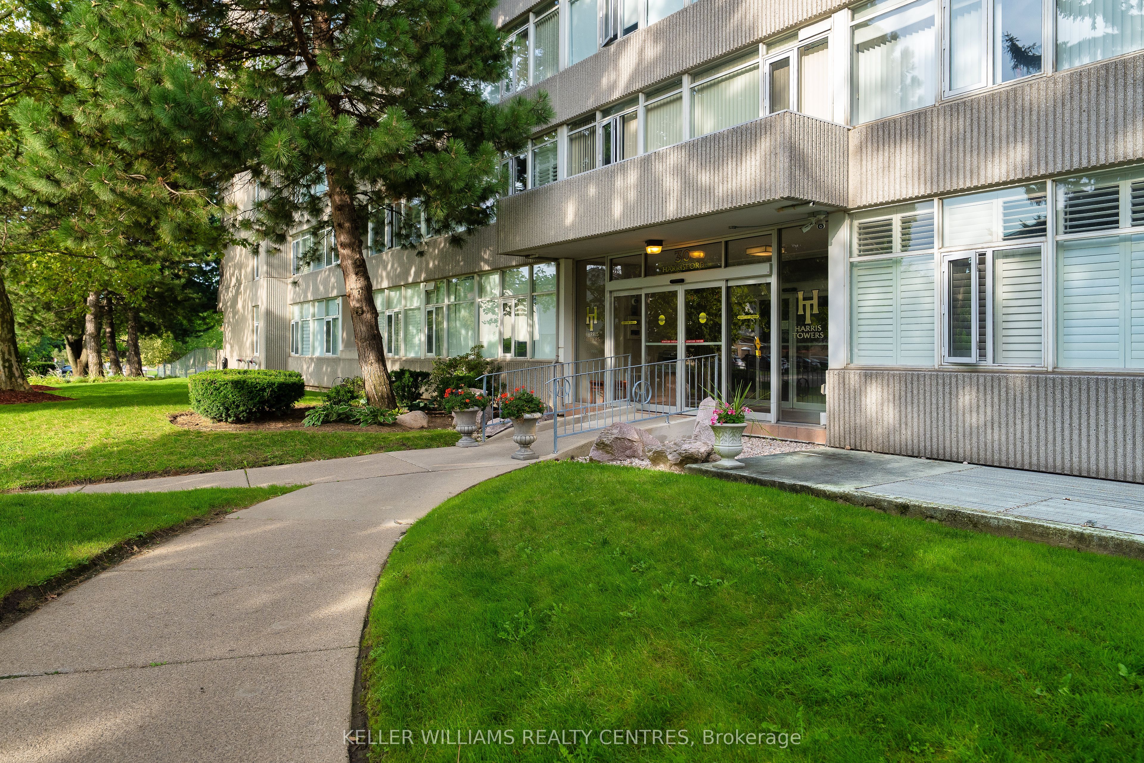 30 Harrisford Street 204, Hamilton, On L8k 6m9