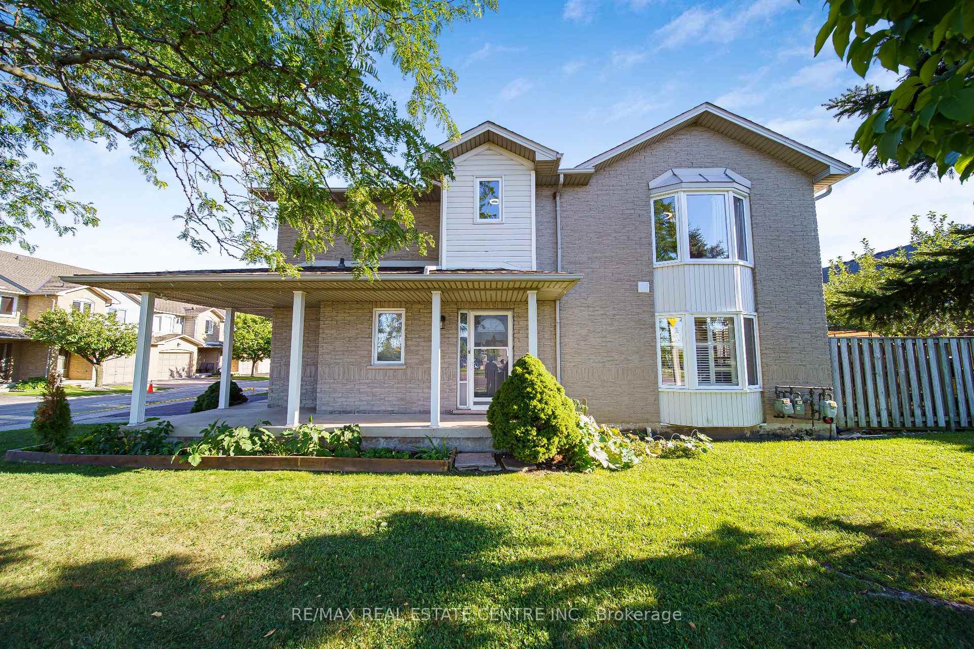 800 Paramount Drive 1, Hamilton, On L8j 3v7