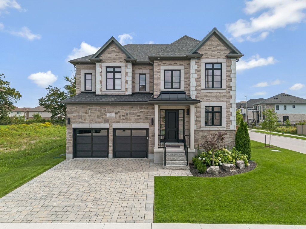 211 Ambrous Crescent, Guelph, On N1g 0g3