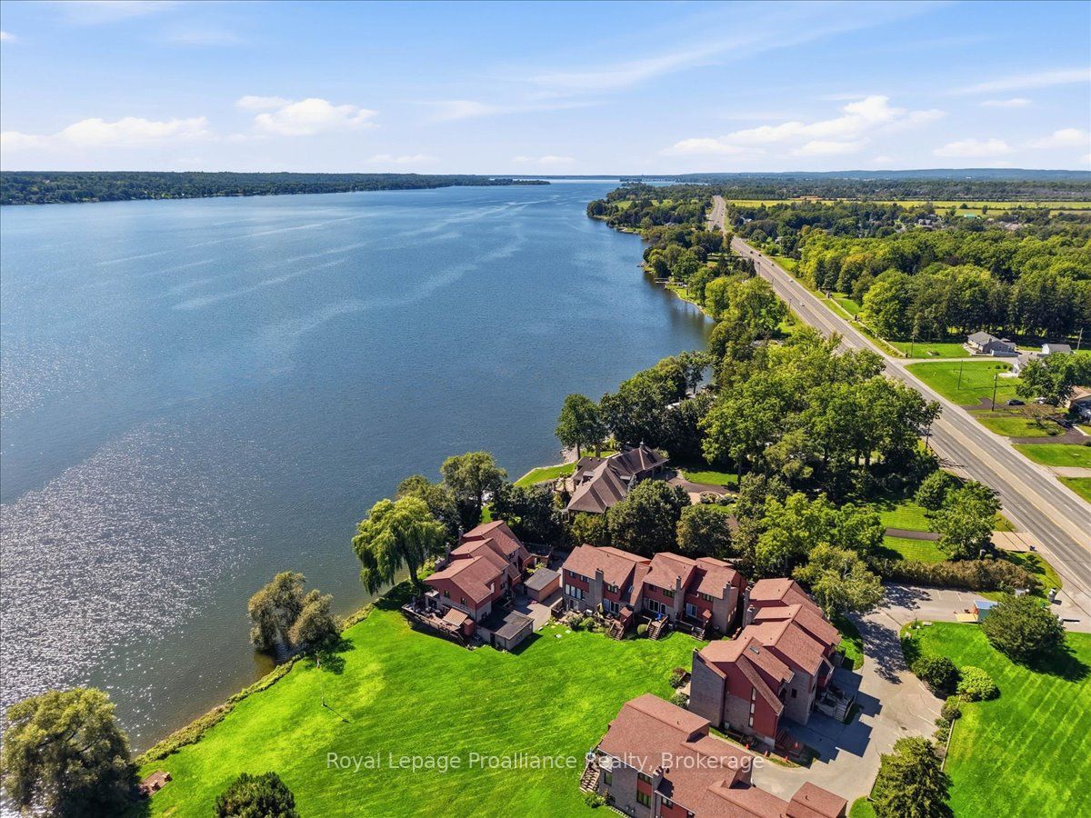 1798 Old Hwy 2 10, Quinte West, On K8n 4z2