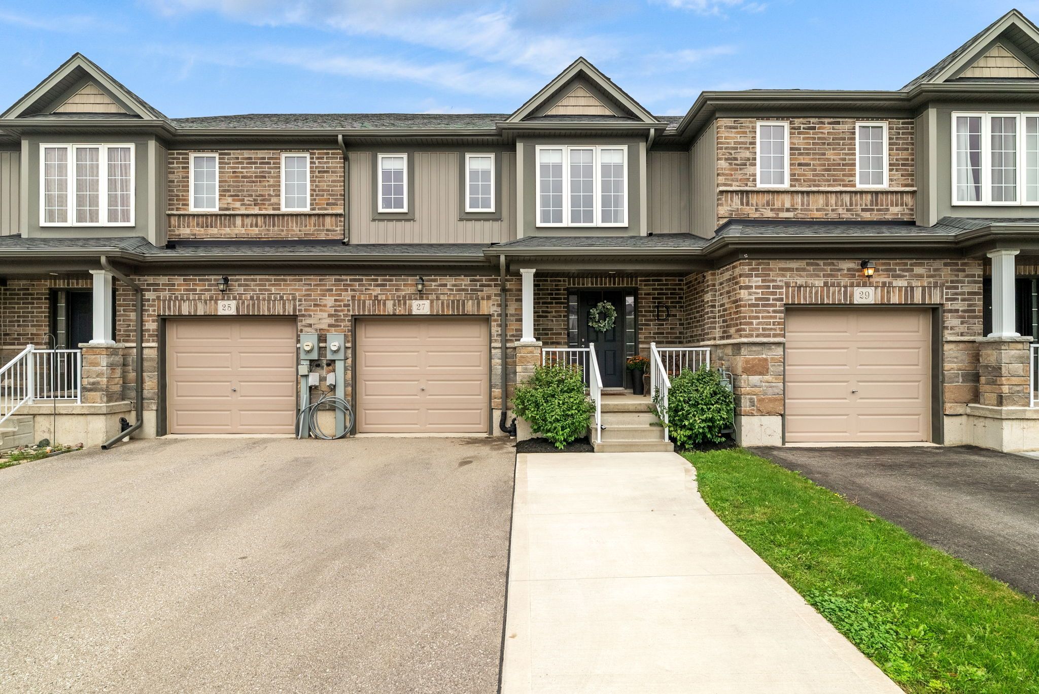 27 Robertson Drive, Stratford, On N5a 0c8