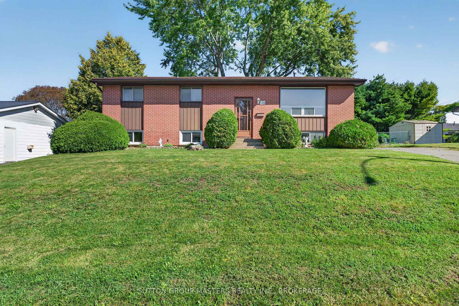 139 Sherwood Avenue, Loyalist, On K7n 1n7