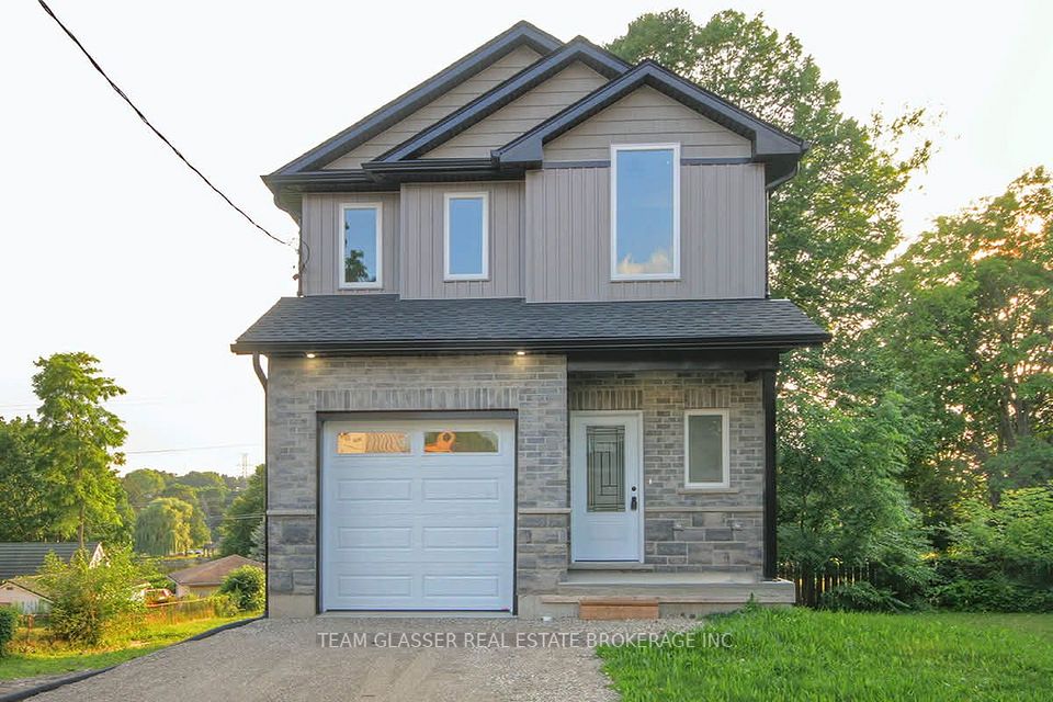 132 Dover Street, Woodstock, On N4s 3m1