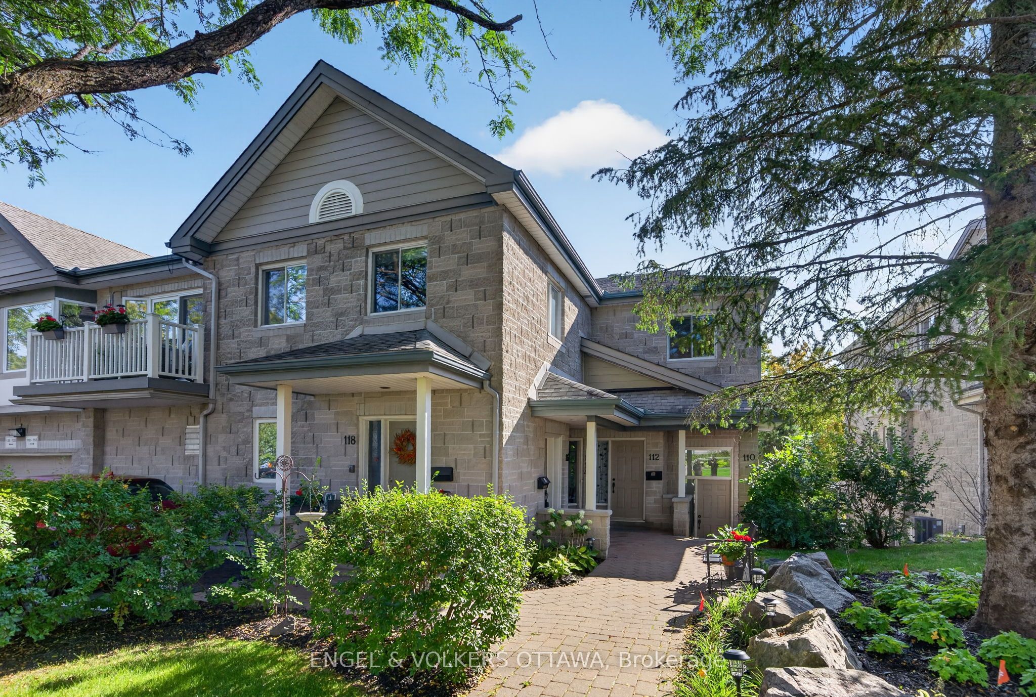 116 Robson Court, Kanata, On K2k 2w1