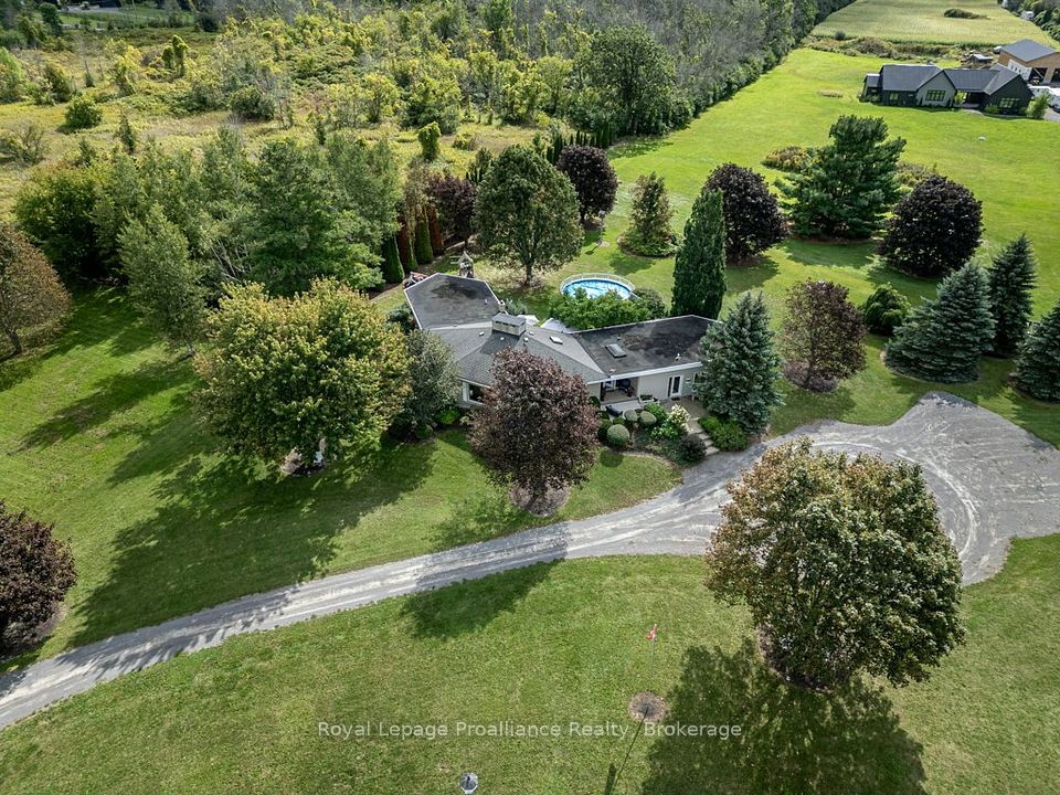 2355 County Rd 3, Prince Edward County, On K0k 1l0