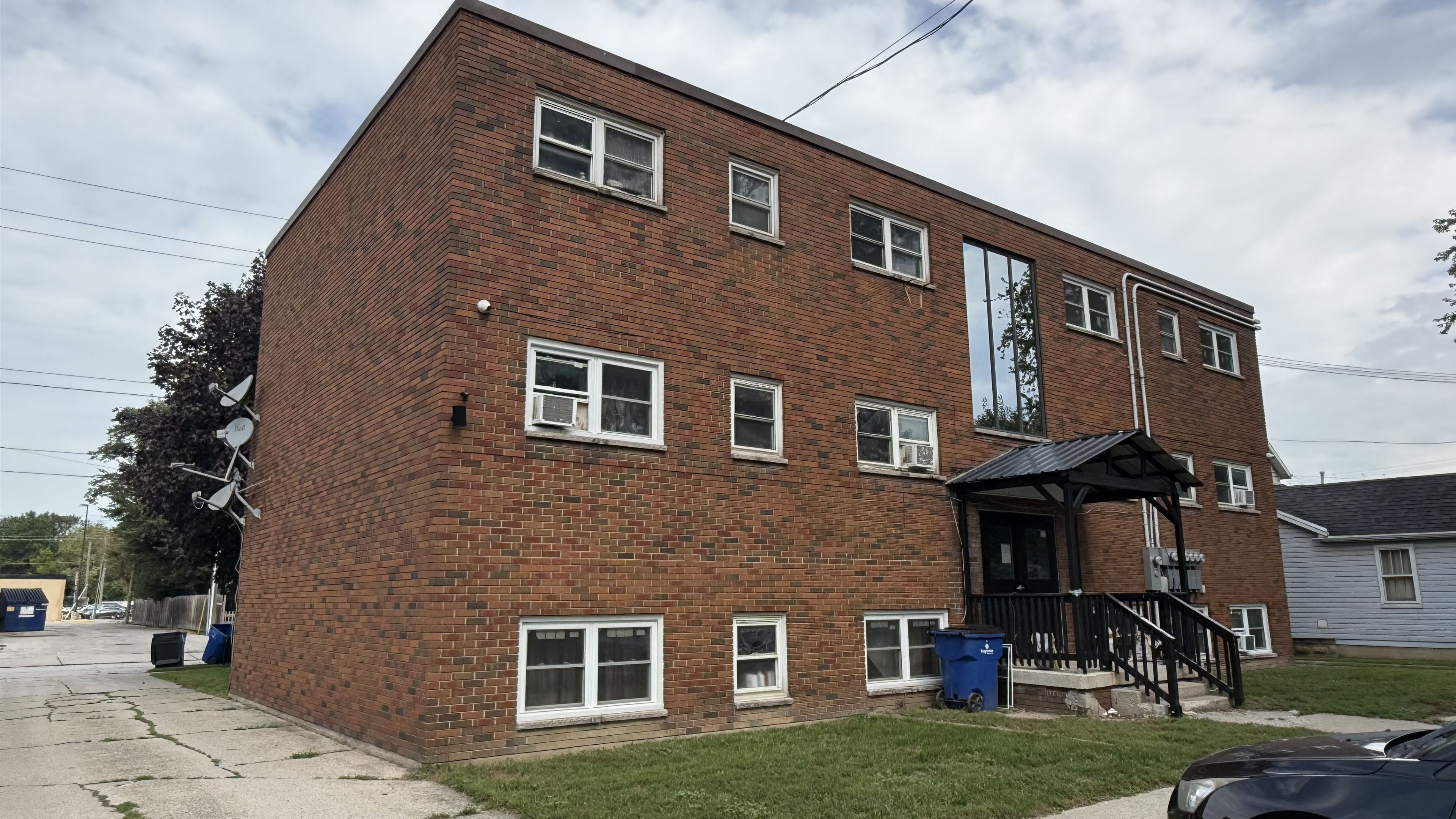 106 Lorne Avenue, Chatham-Kent, On N7m 1s1