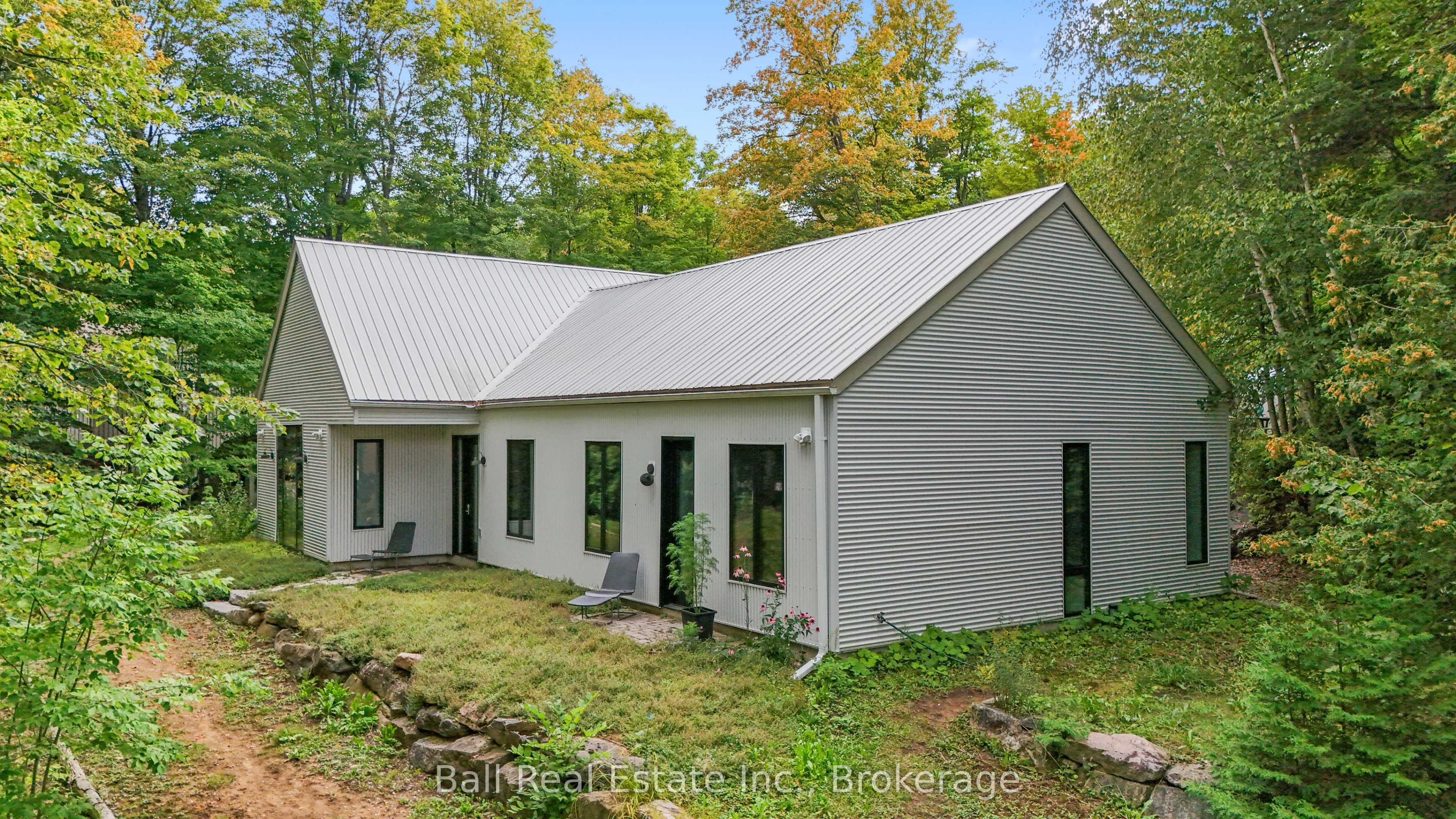 280 Cedarwood Drive, Trent Lakes, On K0l 1j0