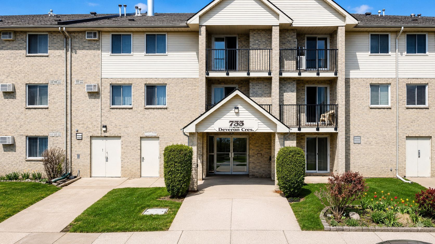 733 Deveron Crescent 303, London South, On N5z 4x7