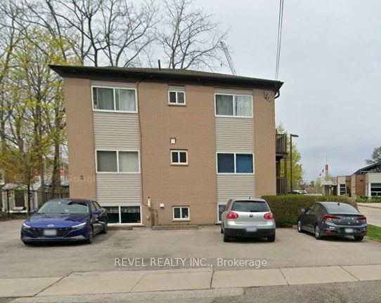 3 Robinson Street 2, Grimsby, On L3m 3c8