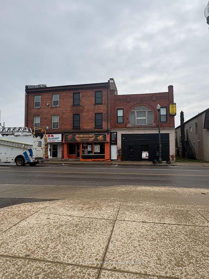 694 Dundas Street 2, Woodstock, On N4s 1e6