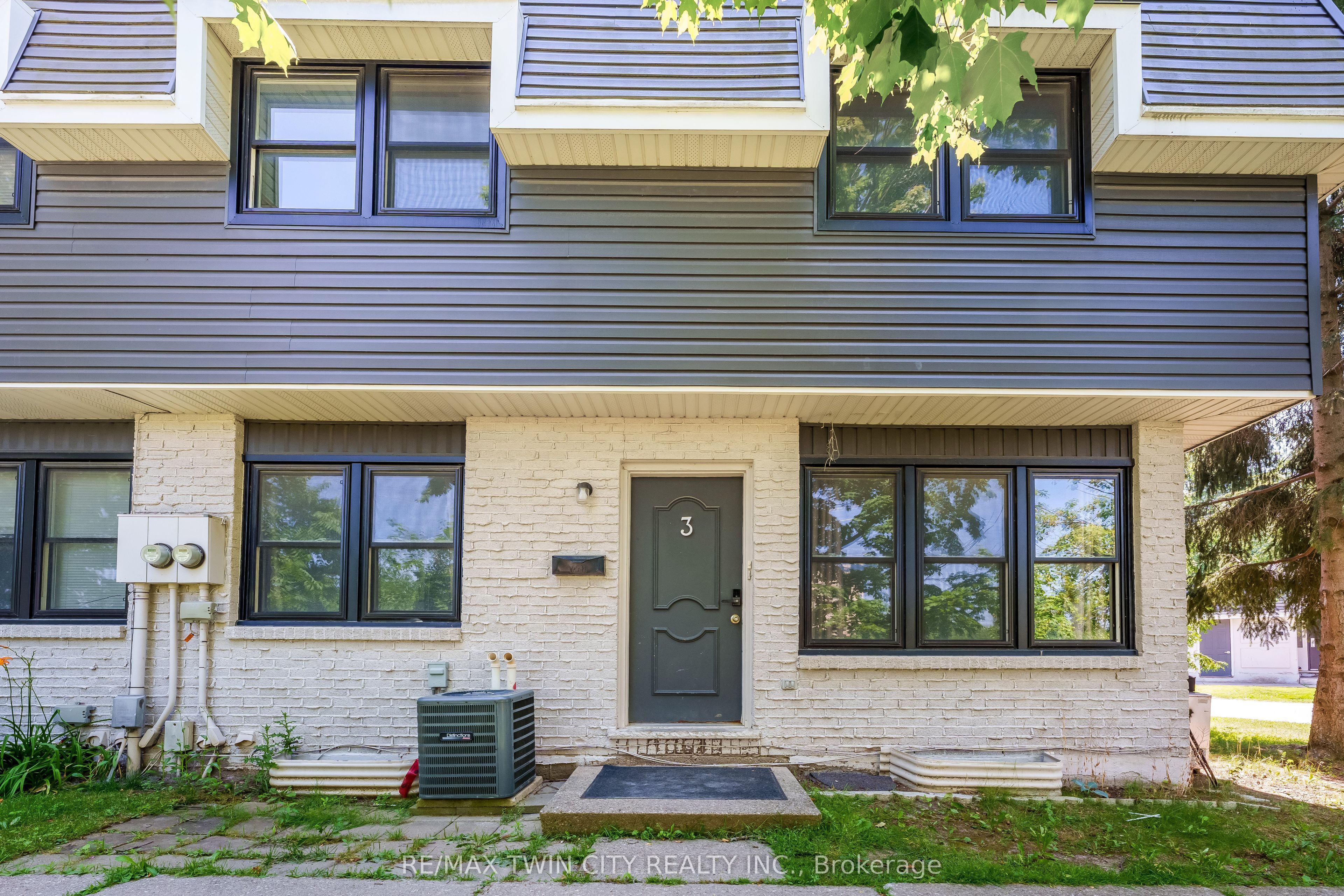 513 Quiet Place 3, Waterloo, On N2l 5l6