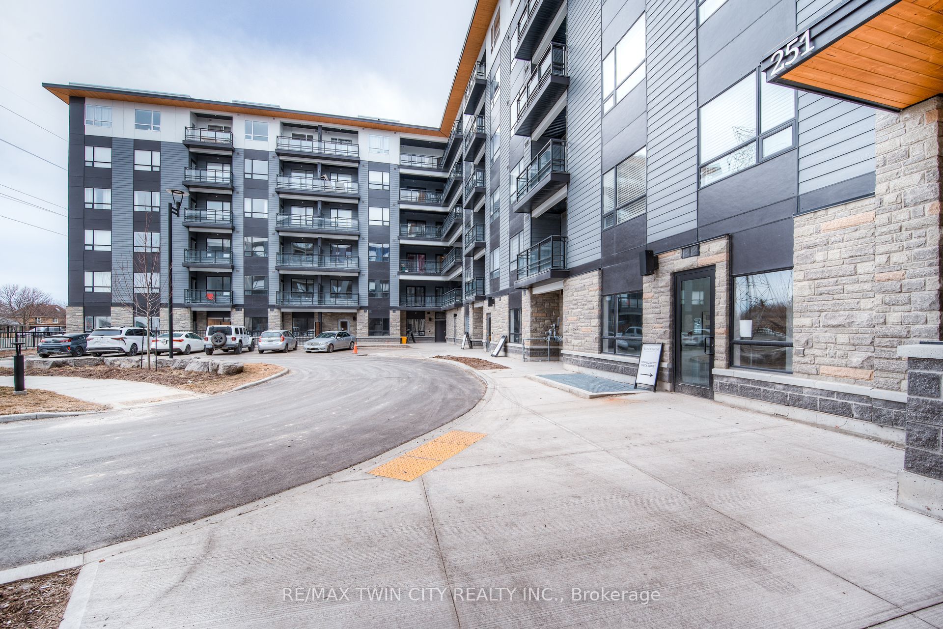 251 Northfield Drive E 314, Waterloo, On N2k 0g9