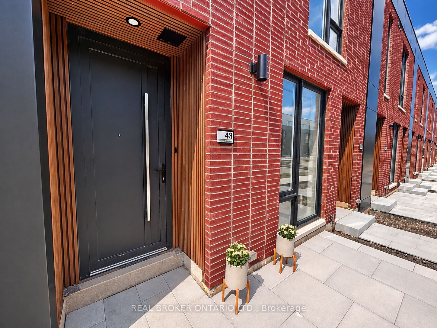 43 Everett Common, St. Catharines, On L2p 2g3