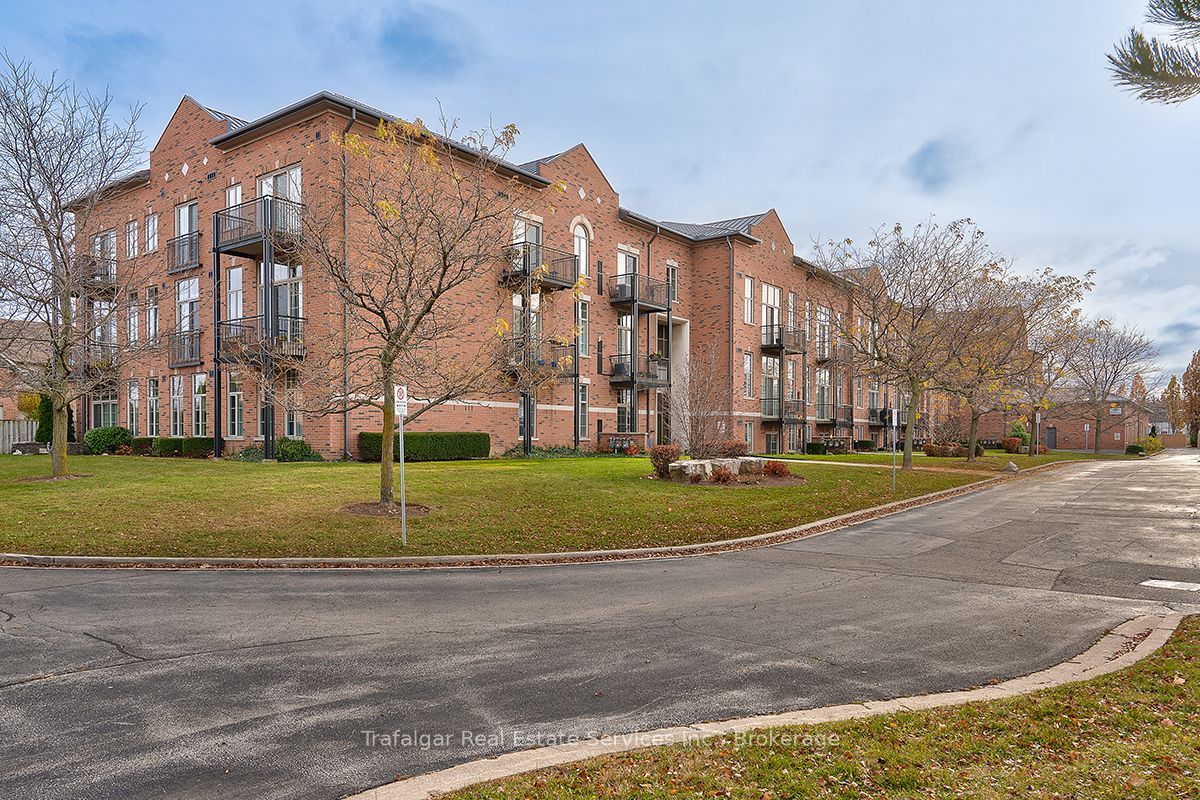 262 Dundas Street E 215, Hamilton, On L0r 2h4