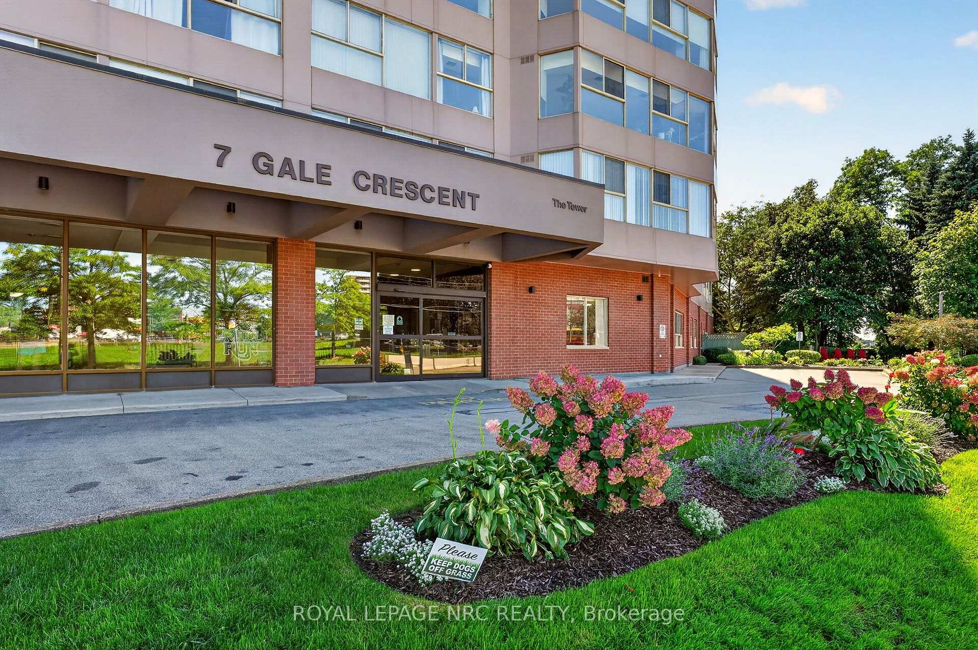 7 Gale Crescent 302, St. Catharines, On L2r 7m8
