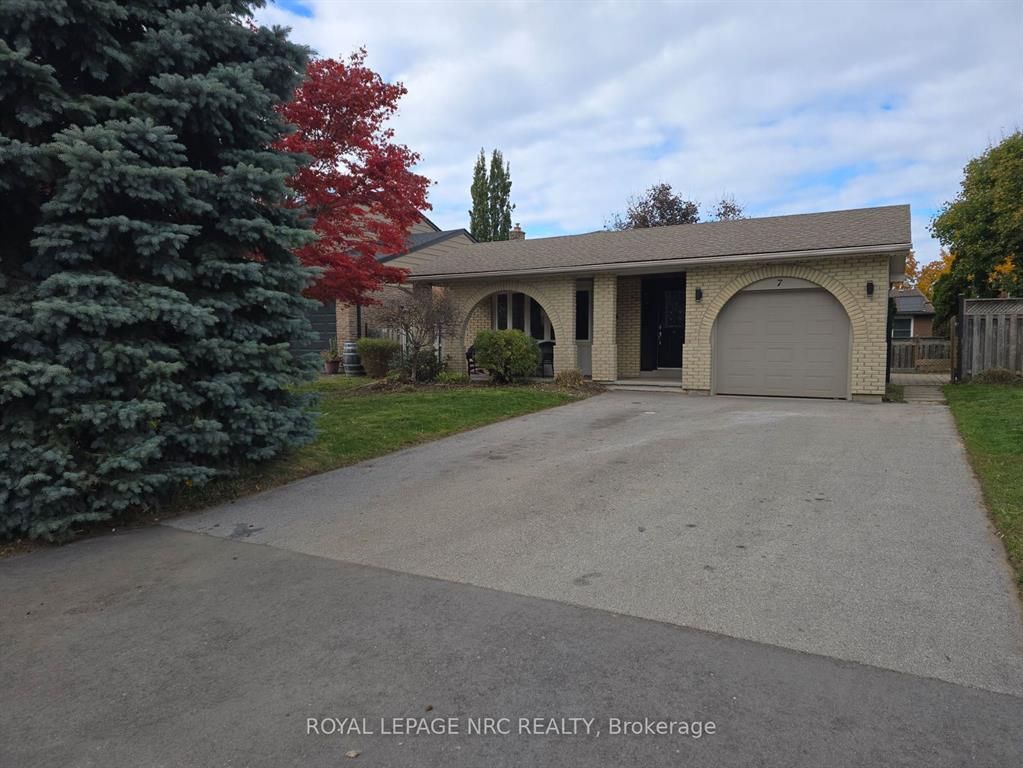 7 Blue Spruce Court, St. Catharines, On L2n 4e6