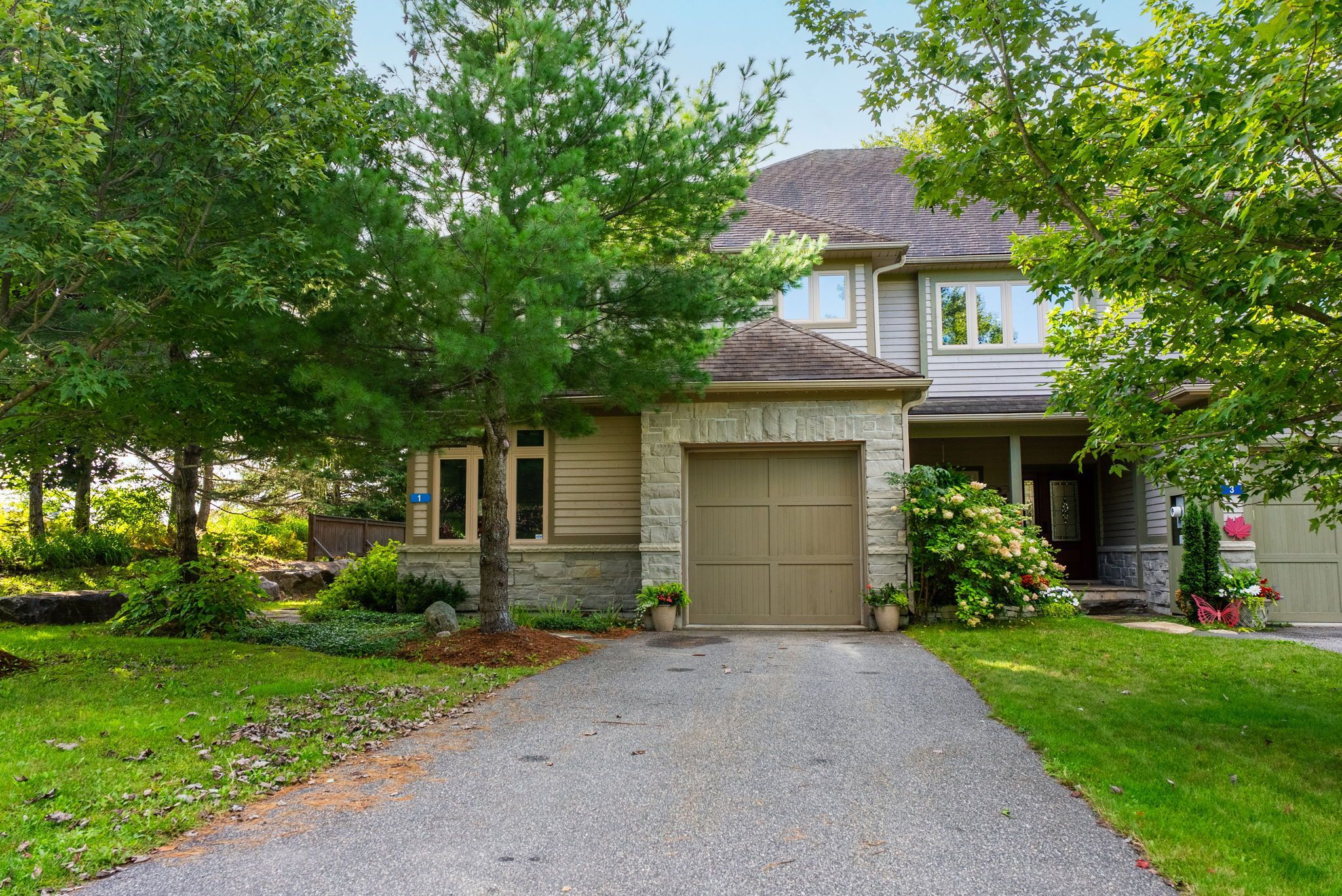 1 Donald Drive, Muskoka Lakes, On P0b 1j0