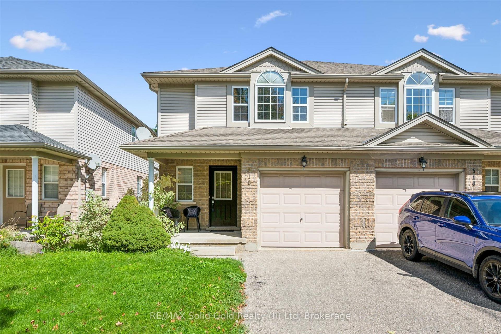 516 Dansbury Drive, Waterloo, On N2k 4k8