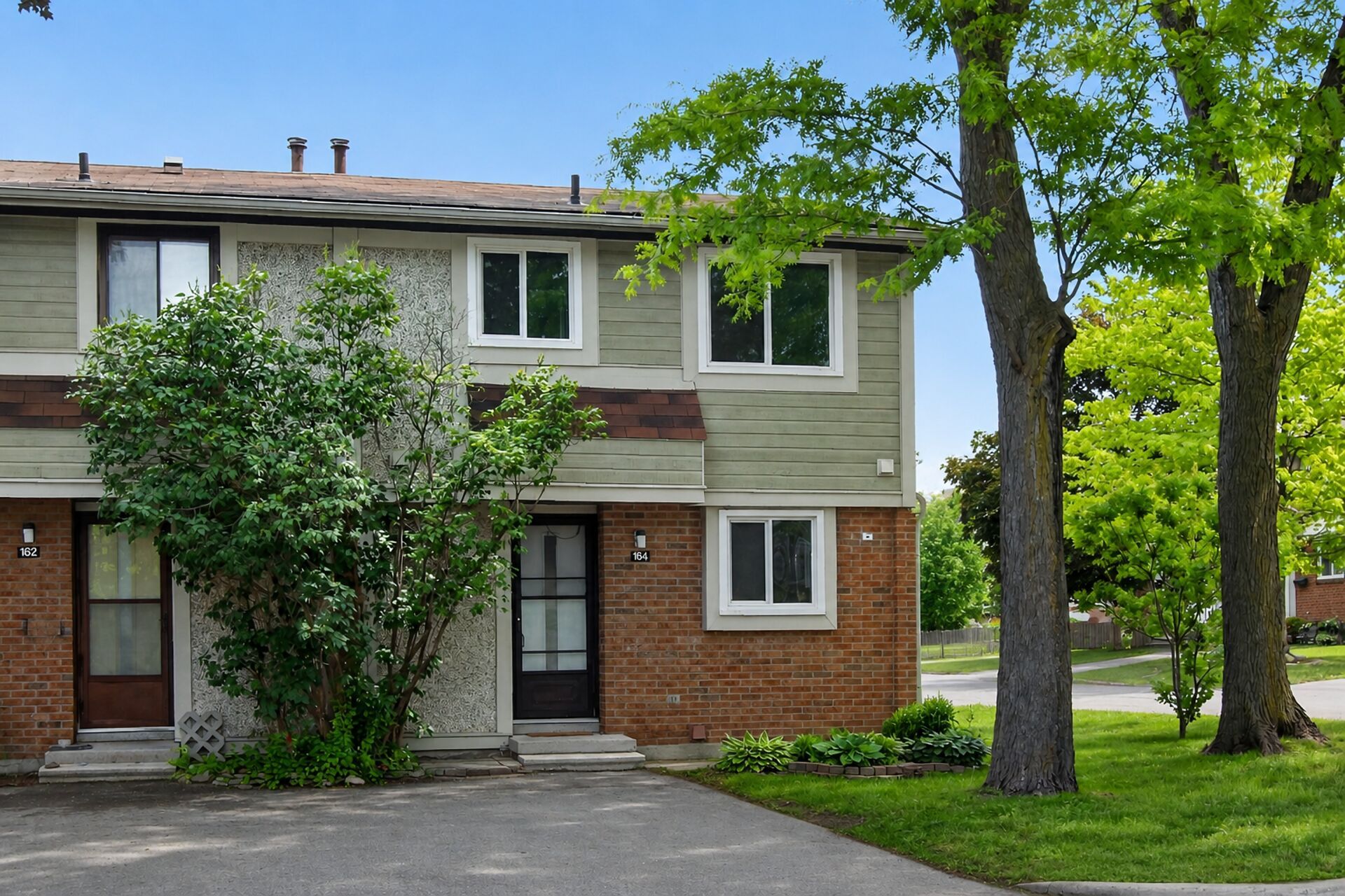 16-164 Barrow Crescent, Kanata, On K2l 2j1