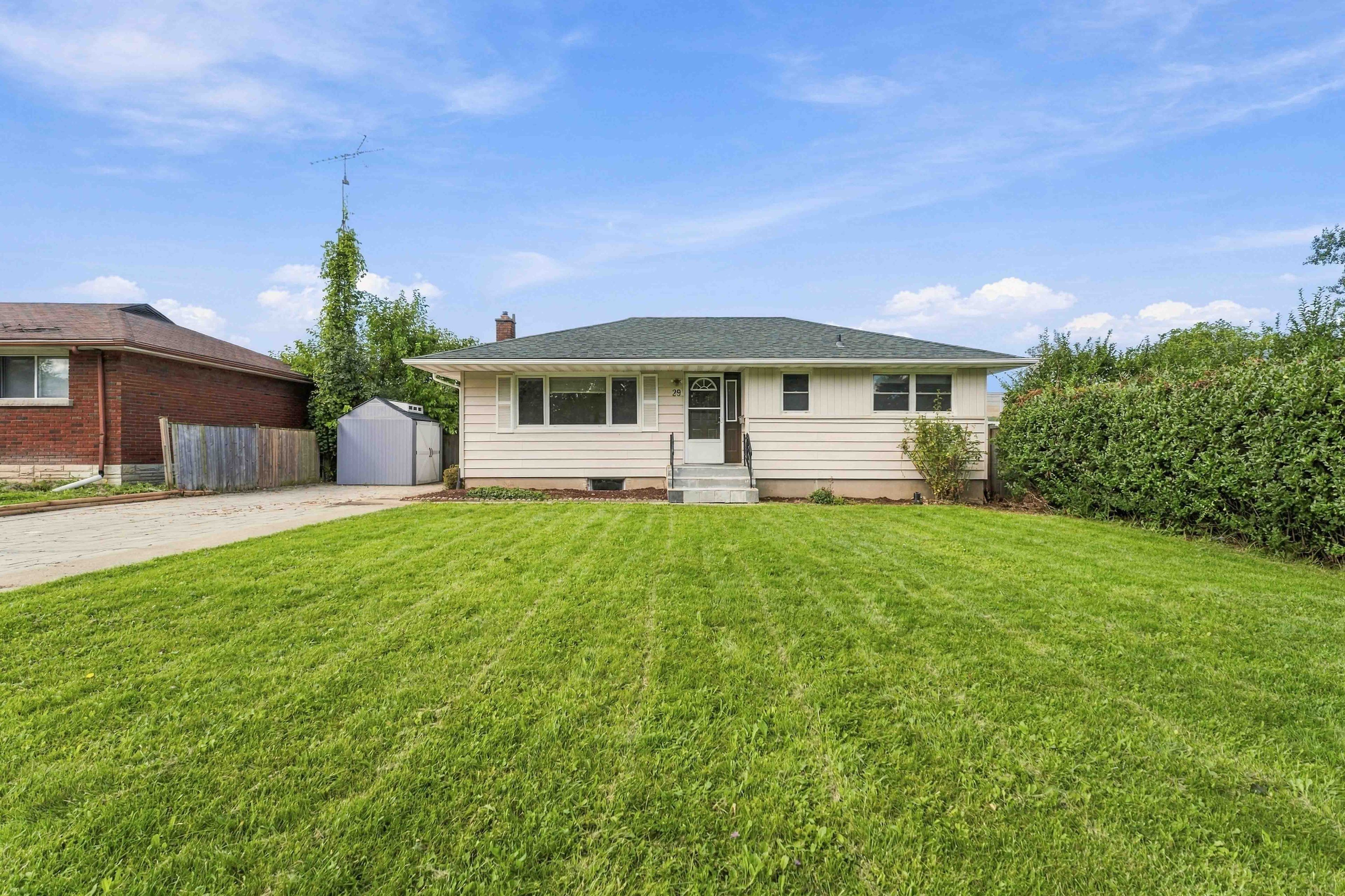 29 Glengarry Road, St. Catharines, On L2t 2t9