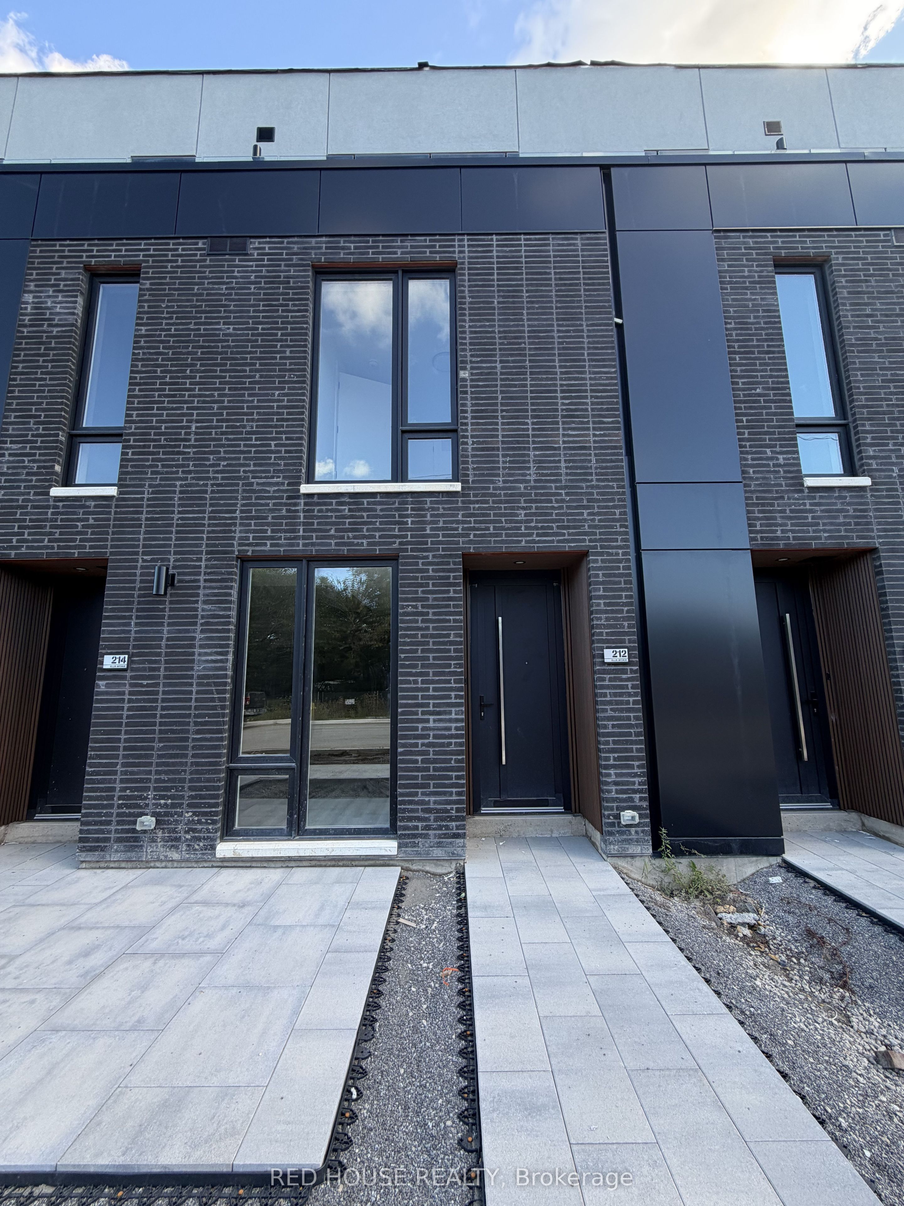 216 Ellis Avenue, St. Catharines, On L2p 0h2