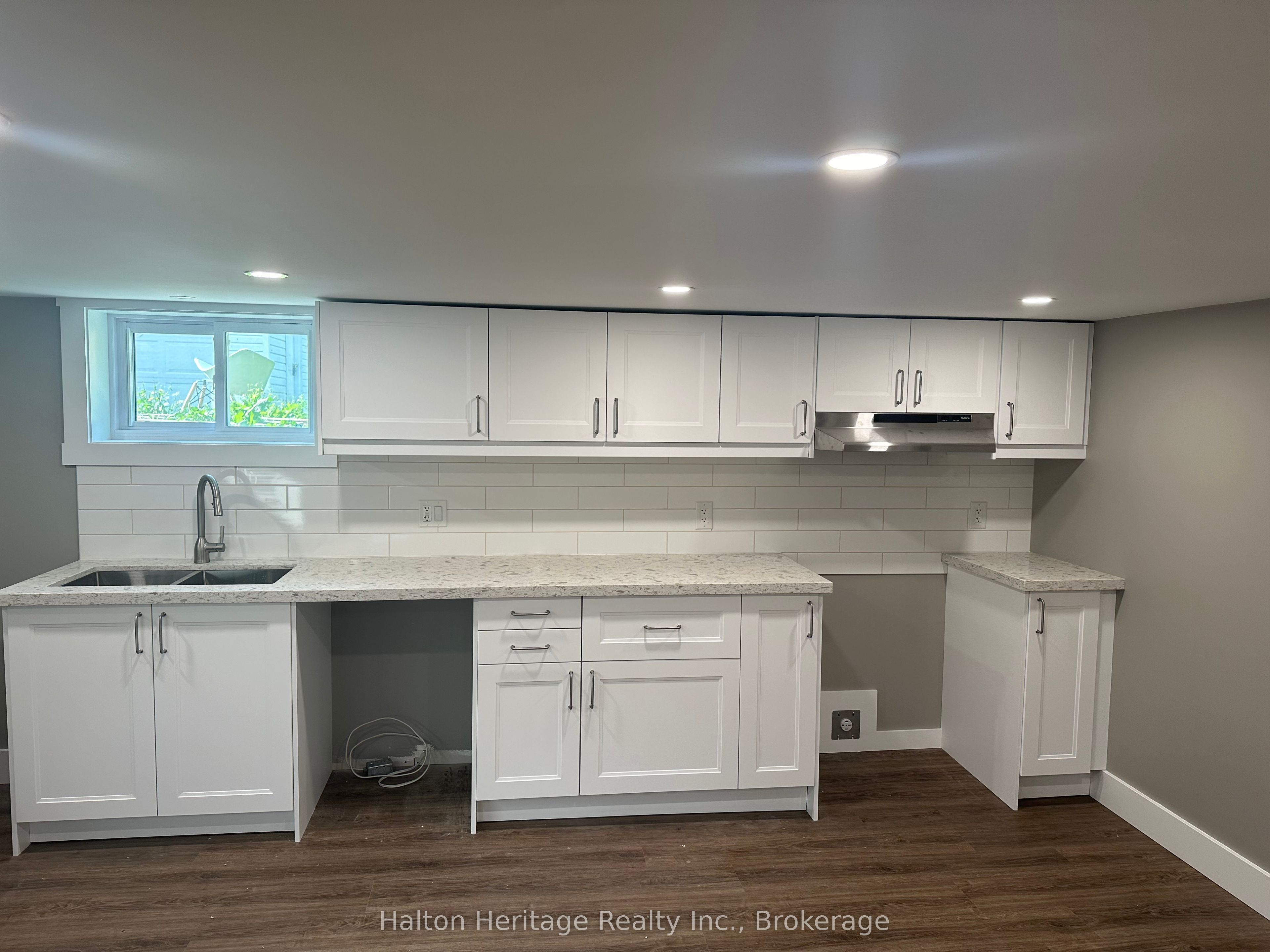 342 Rosedale Avenue 2, Hamilton, On L8k 4n8